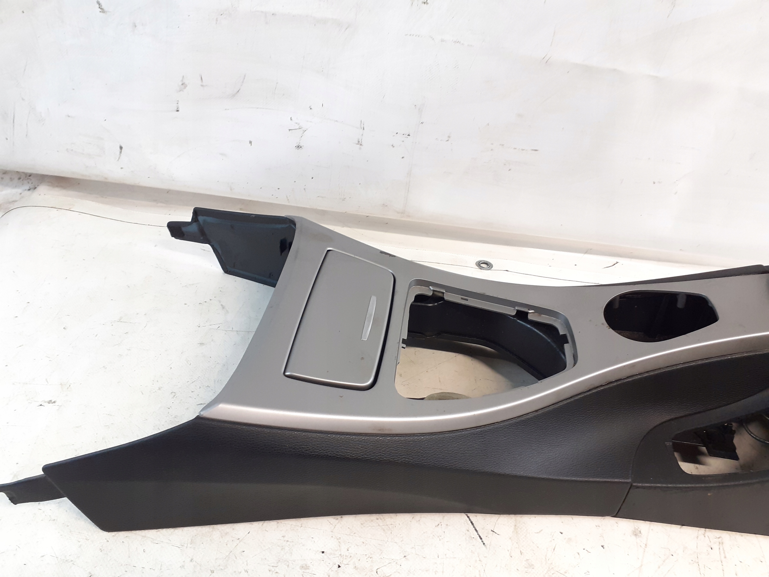 TUNEL central armrest BMW E90 E91 07R