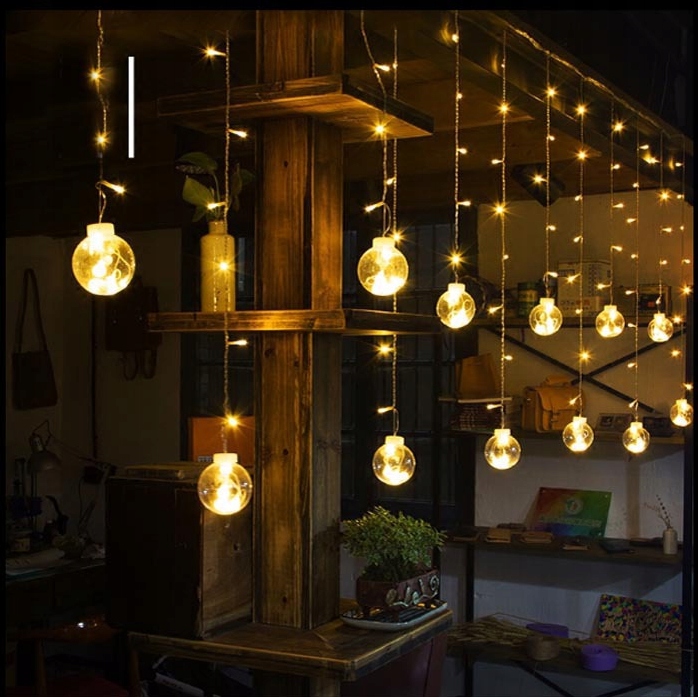 KURTYNA ŚWIETLNA KULKI LAMPKI CHOINKOWE 108 LED Marka inna