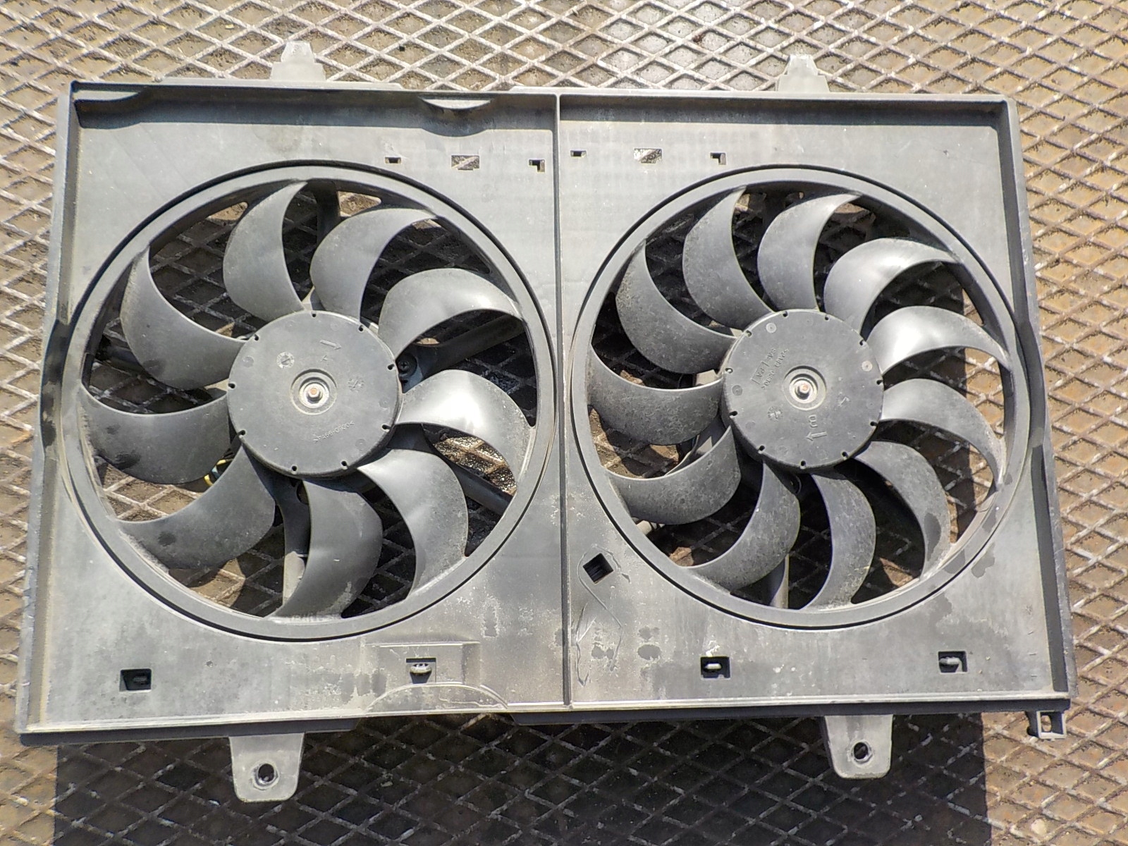 NISSAN X-TRAIL (T31) fan module radiator A7500000