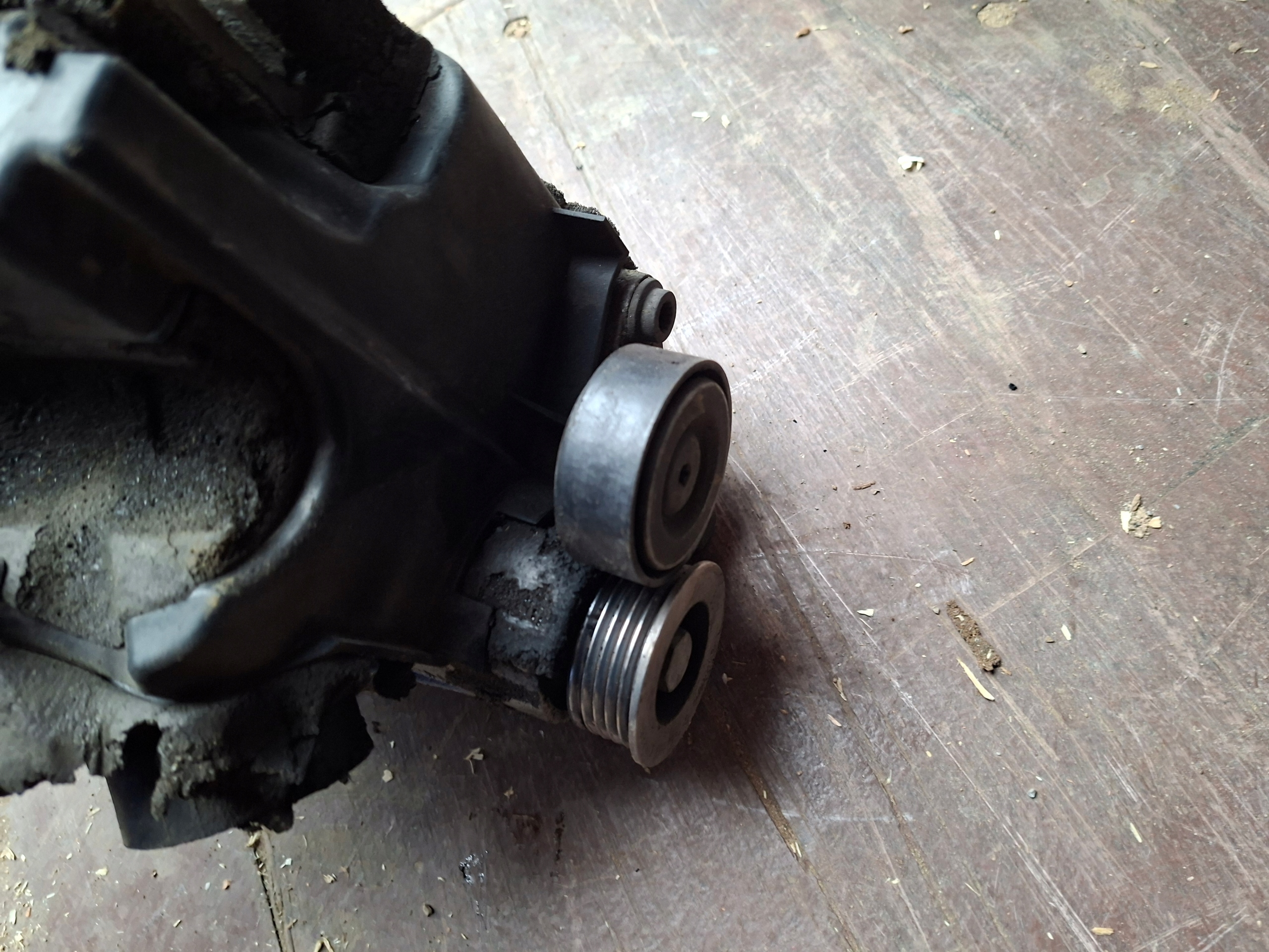 compressor; cover kompresora 1.4 Volkswagen 03C103502K