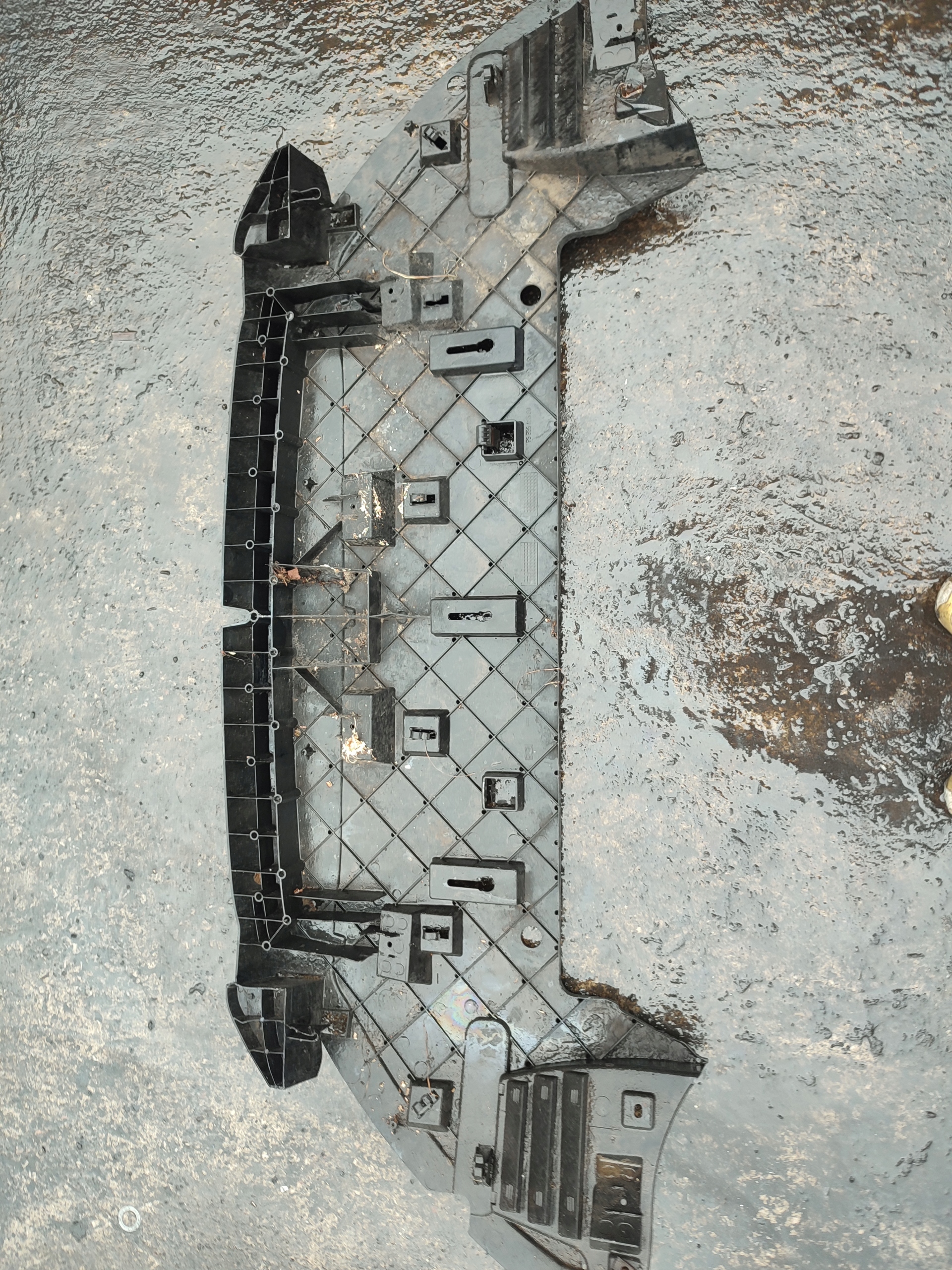 cover below bumper PEUGEOT 5008 9686646580