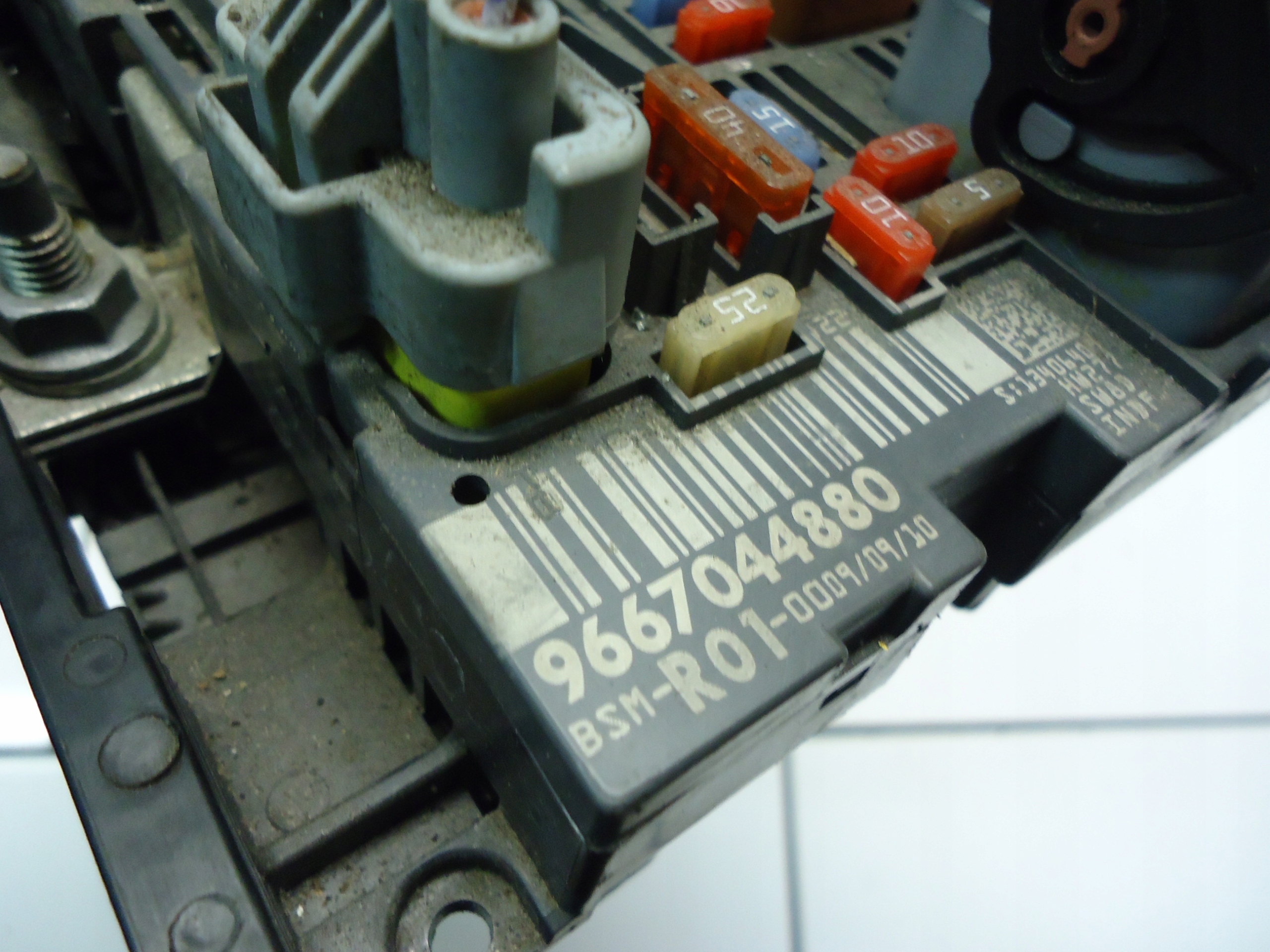 PEUGEOT CITROEN compartment module BSM 9667044880