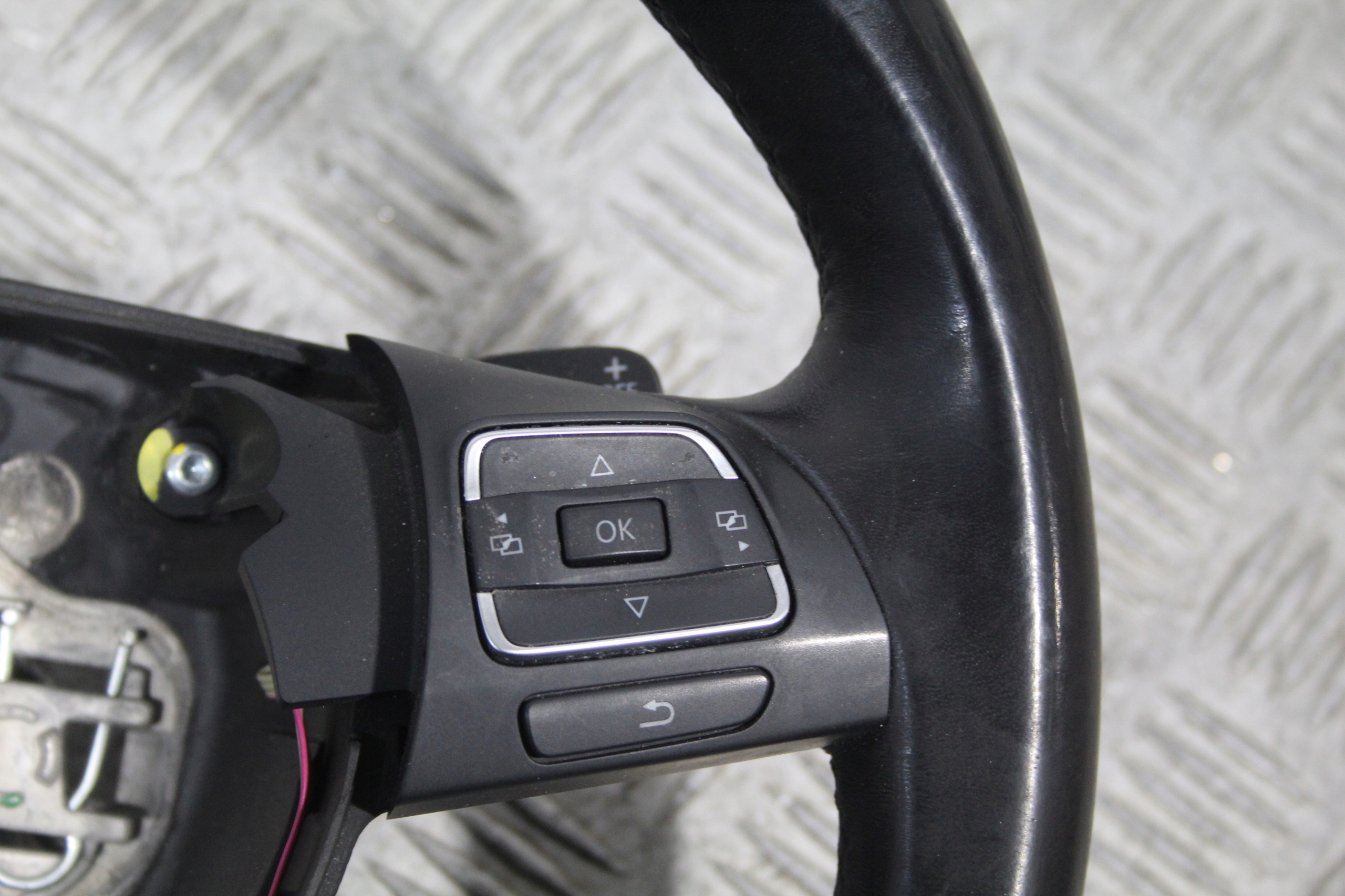 steering wheel, MULTIFUNKCJA VW GOLF VI 6 5K7 CABRIO