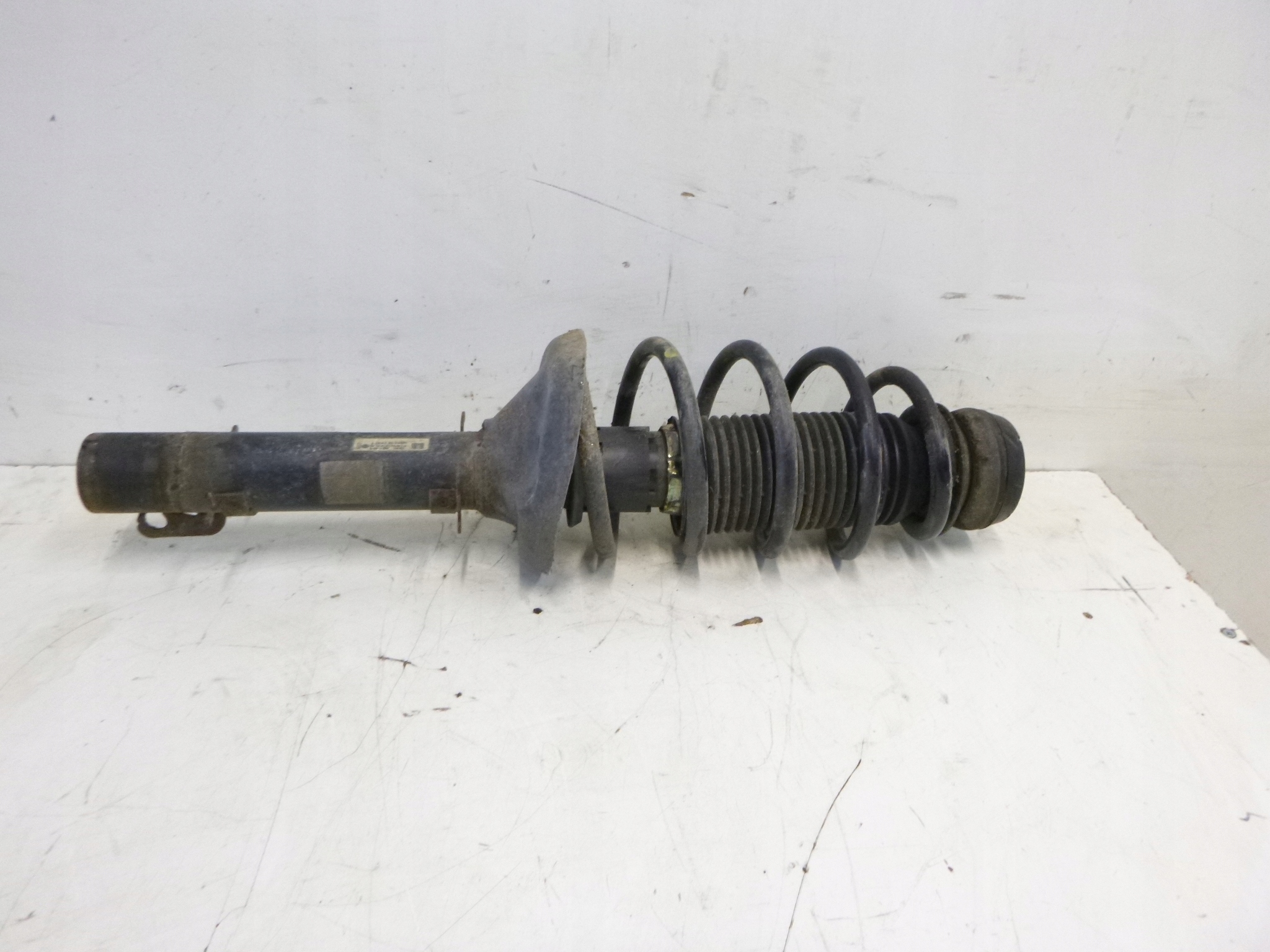 shock absorber front right VW Bora 2.0 1998 – 2005 kombi