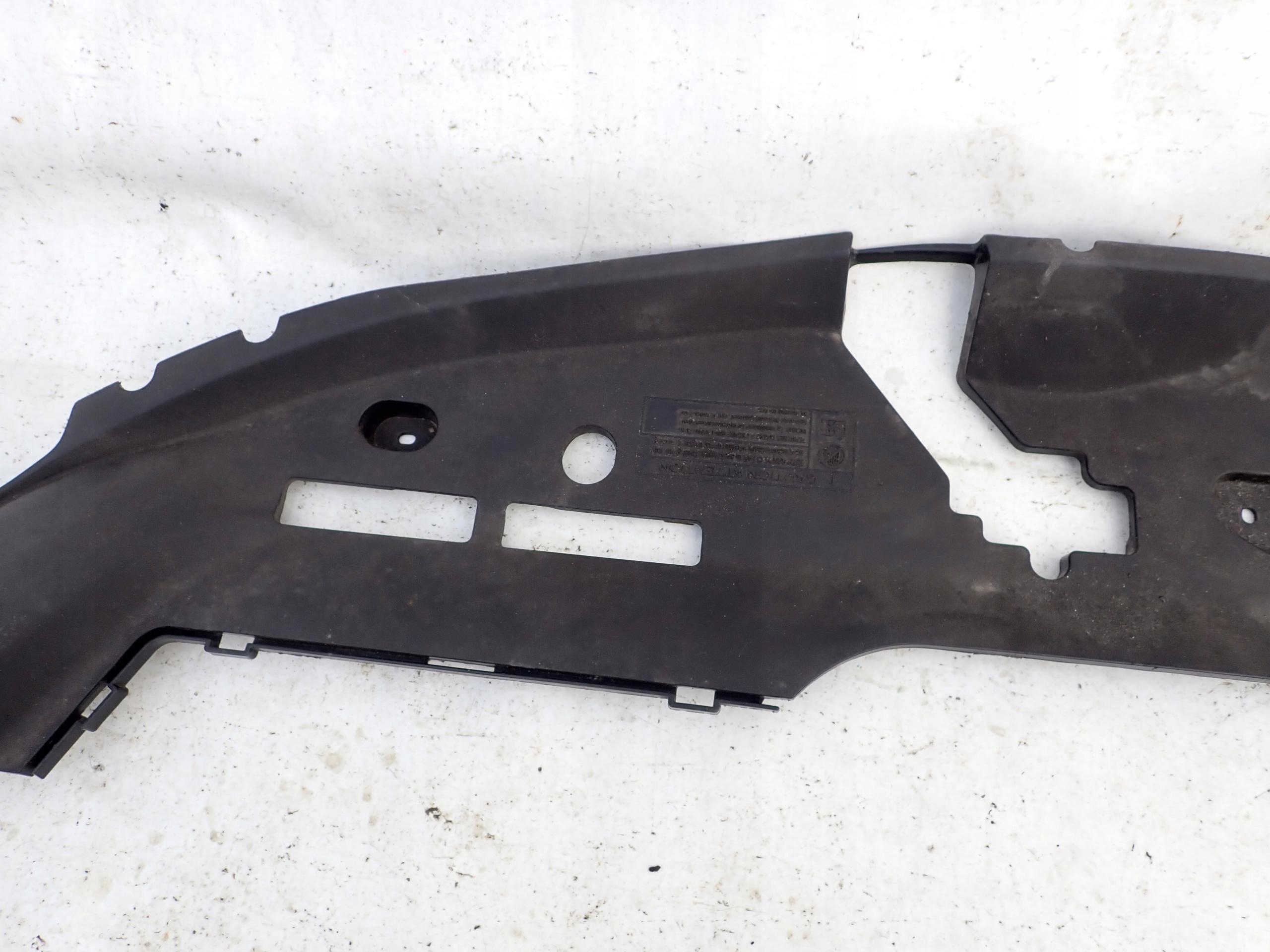 TOYOTA VERSO 09-12 GORA stěny kryt předek