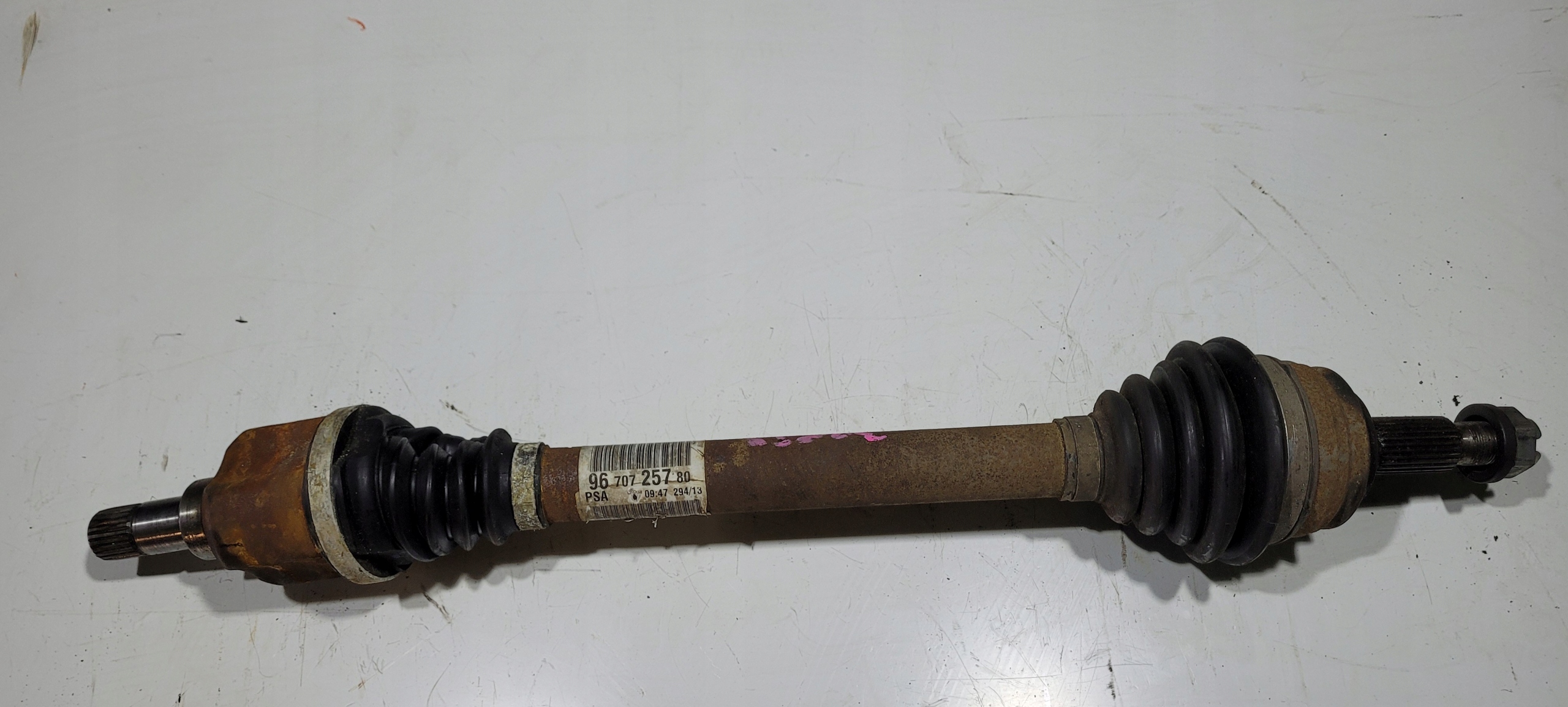 semi-axis left short. PEUGEOT 308 T9 II 1.6 THP MANUAL