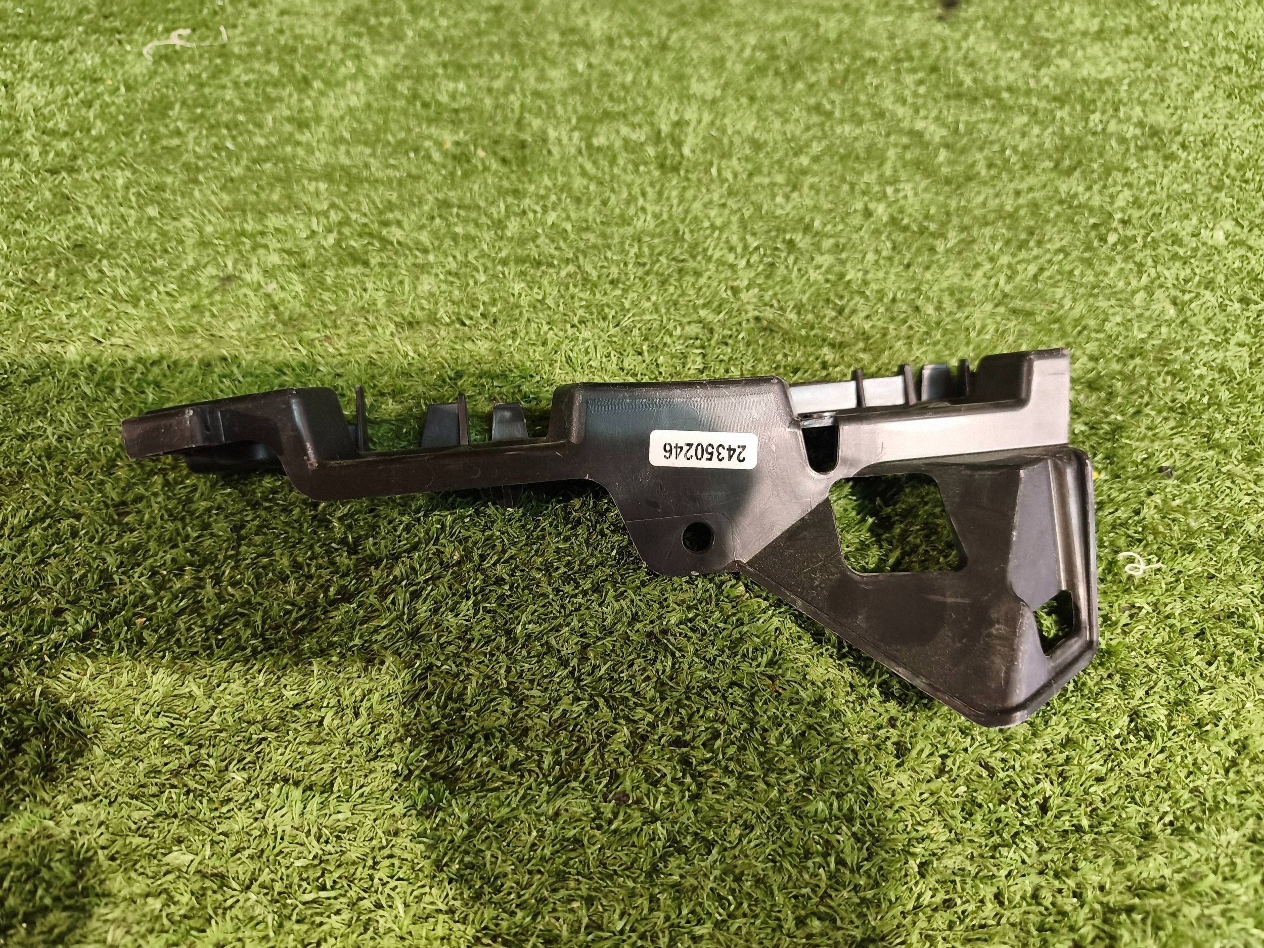holder bumper bracket front right RENAULT TRAFIC III NR.39
