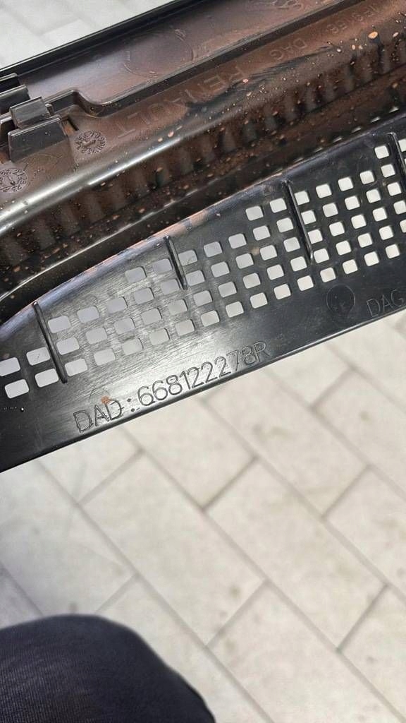 torpedo front Renault Scenic E-Tech V 668122278R 668532361R as new!