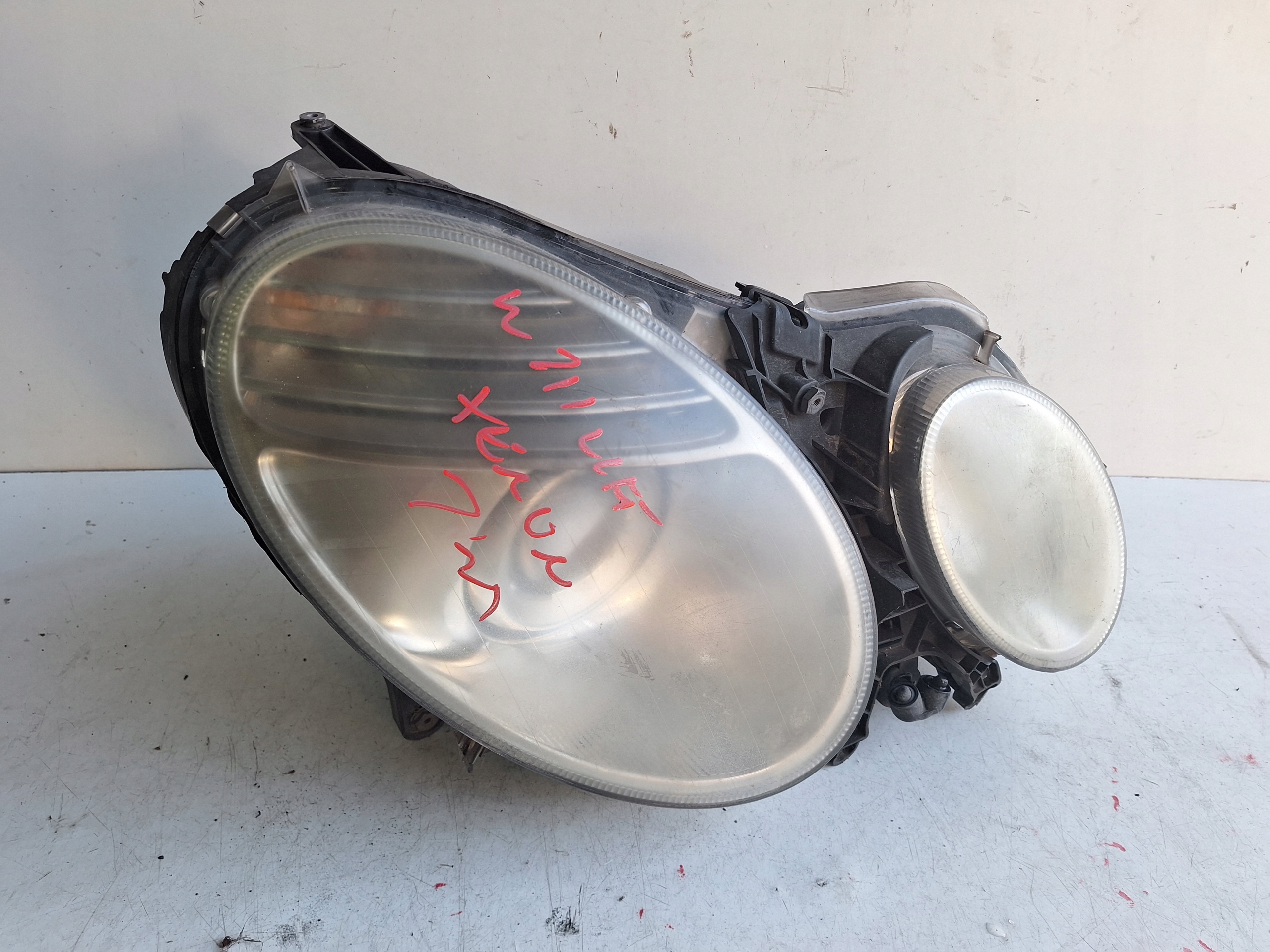 MERCEDES E-KLASA W211 LIFT 06-08 light right XENON UK