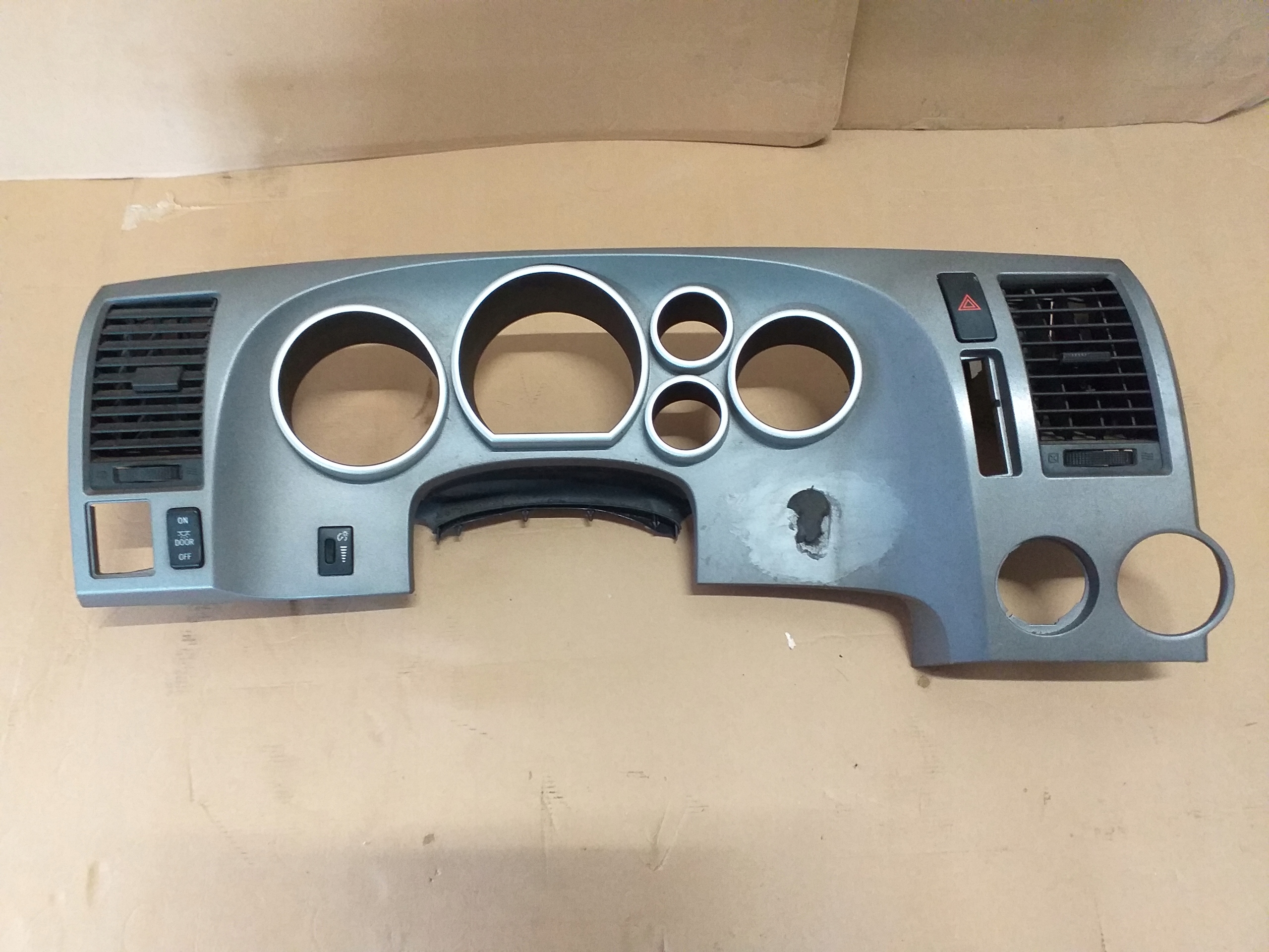 Toyota Tundra рамка часов вентиляционная решетка 2006-