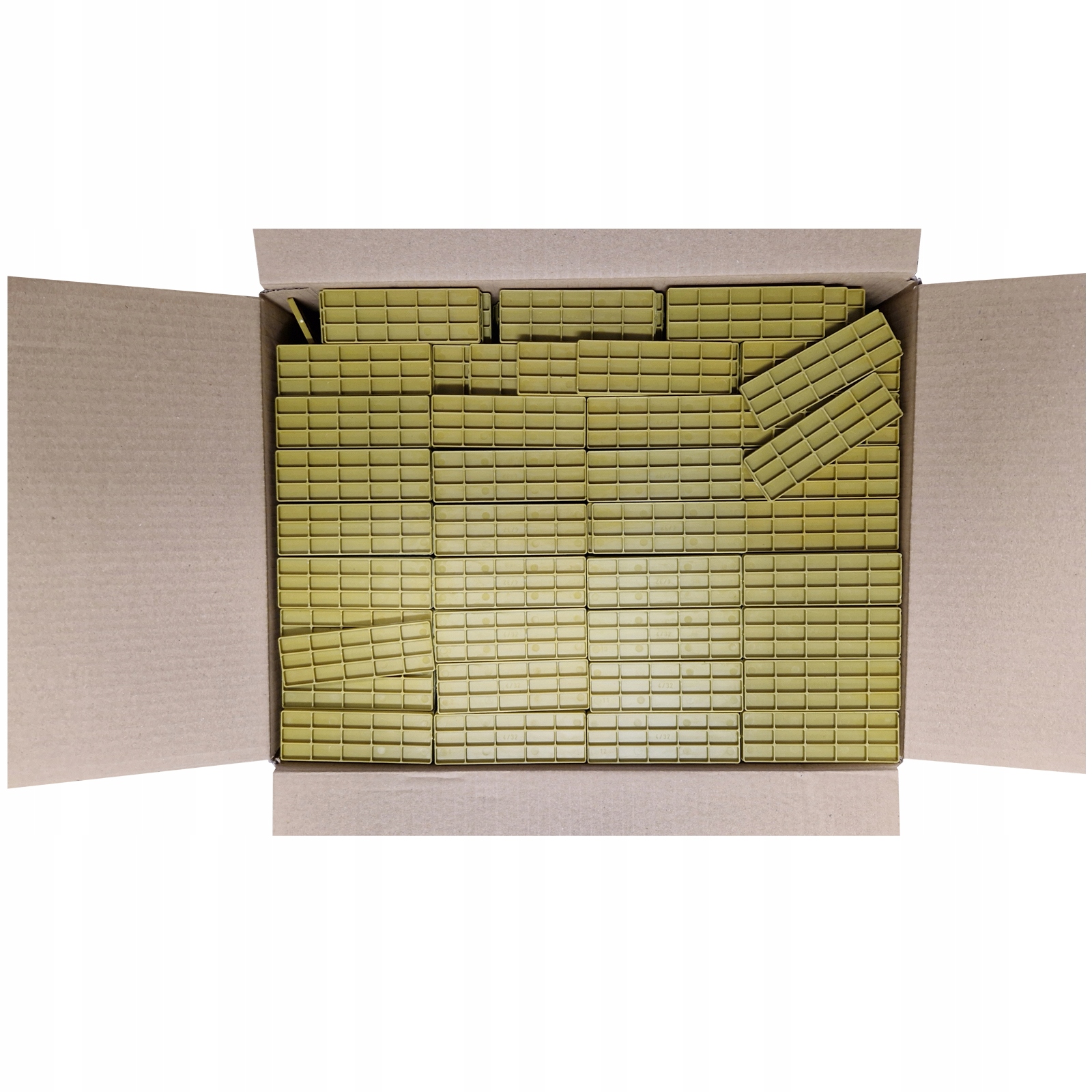 1000 ks Distanční montážní podložky 4x32 gr. 4 mm