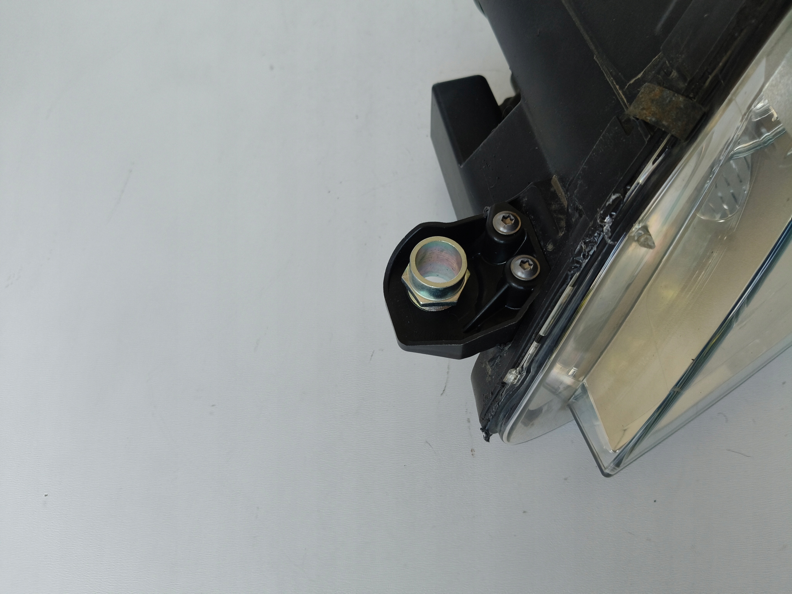 light left REFLEKTOR MERCEDES C-KLASA W204 07-10 XENON