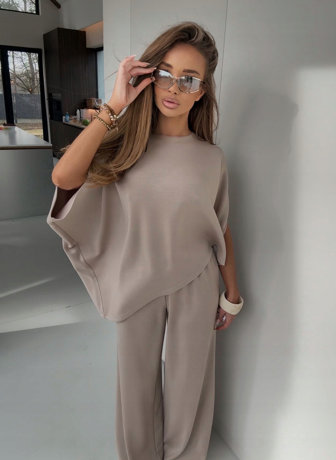 Béžový dámský komplet Geo s širokými kalhotami a oversize tričkem One Size