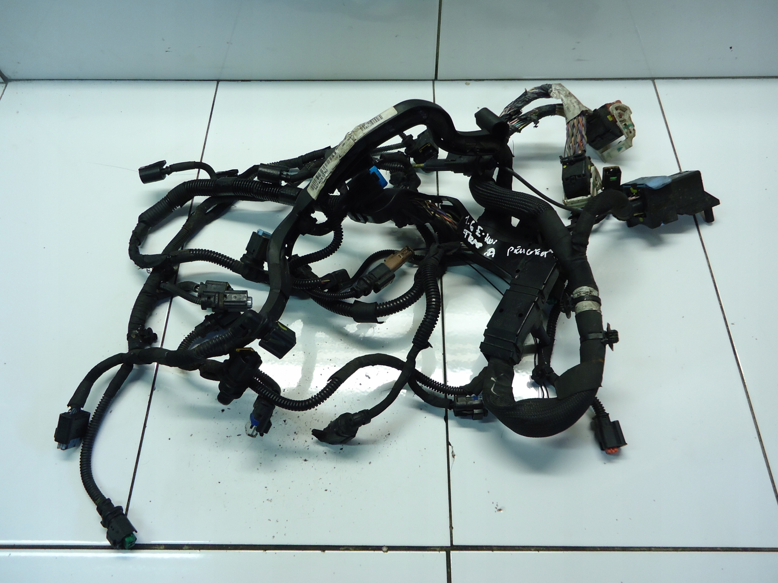PEUGEOT 508 1.6 E-HDI bundle motor wiring 9674051780