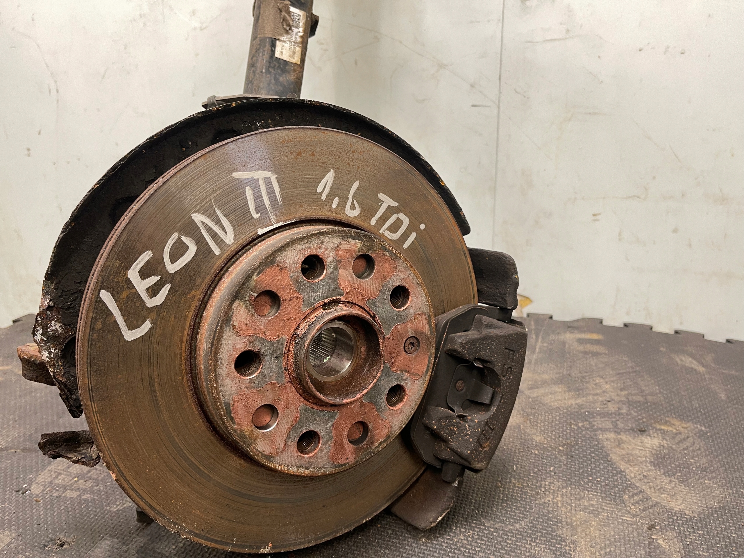 SEAT LEON III swing McPherson right front 1.6TDI 5Q0256N
