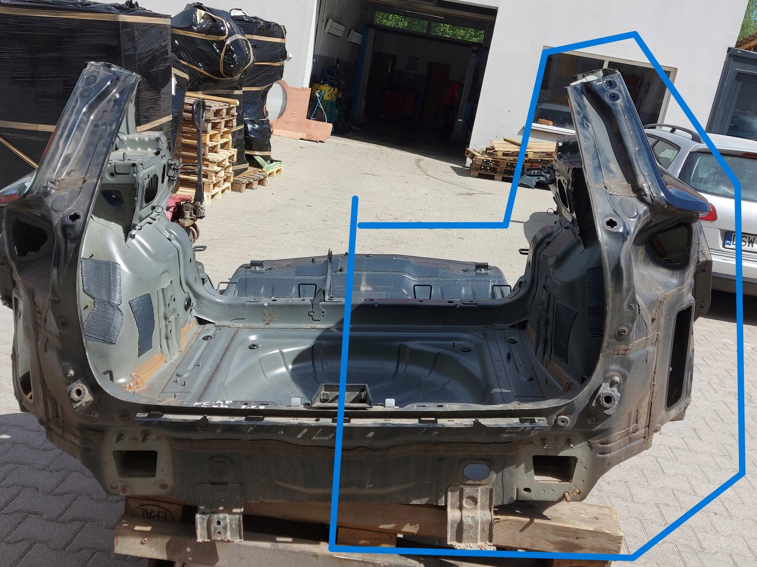 VOLVO XC40 D3 parafango LONGHERONE posteriore Destra 717-15