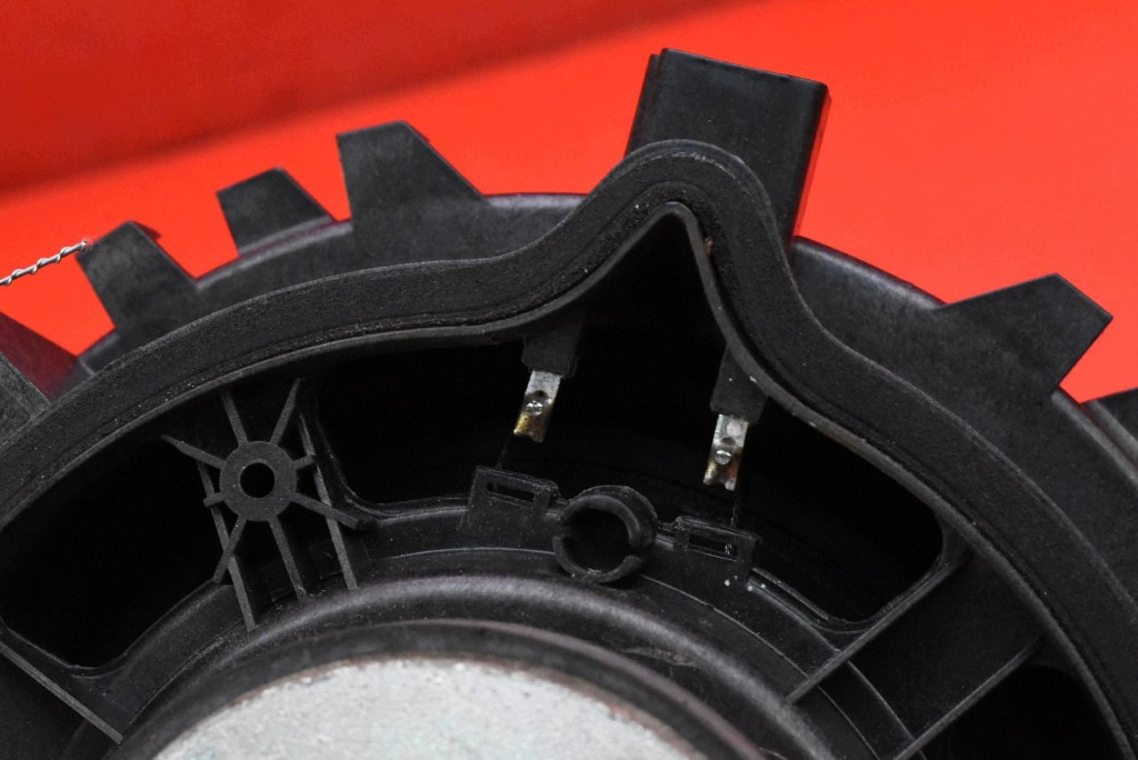 speaker right rear part 30657445 VOLVO V40 2 II 12-16