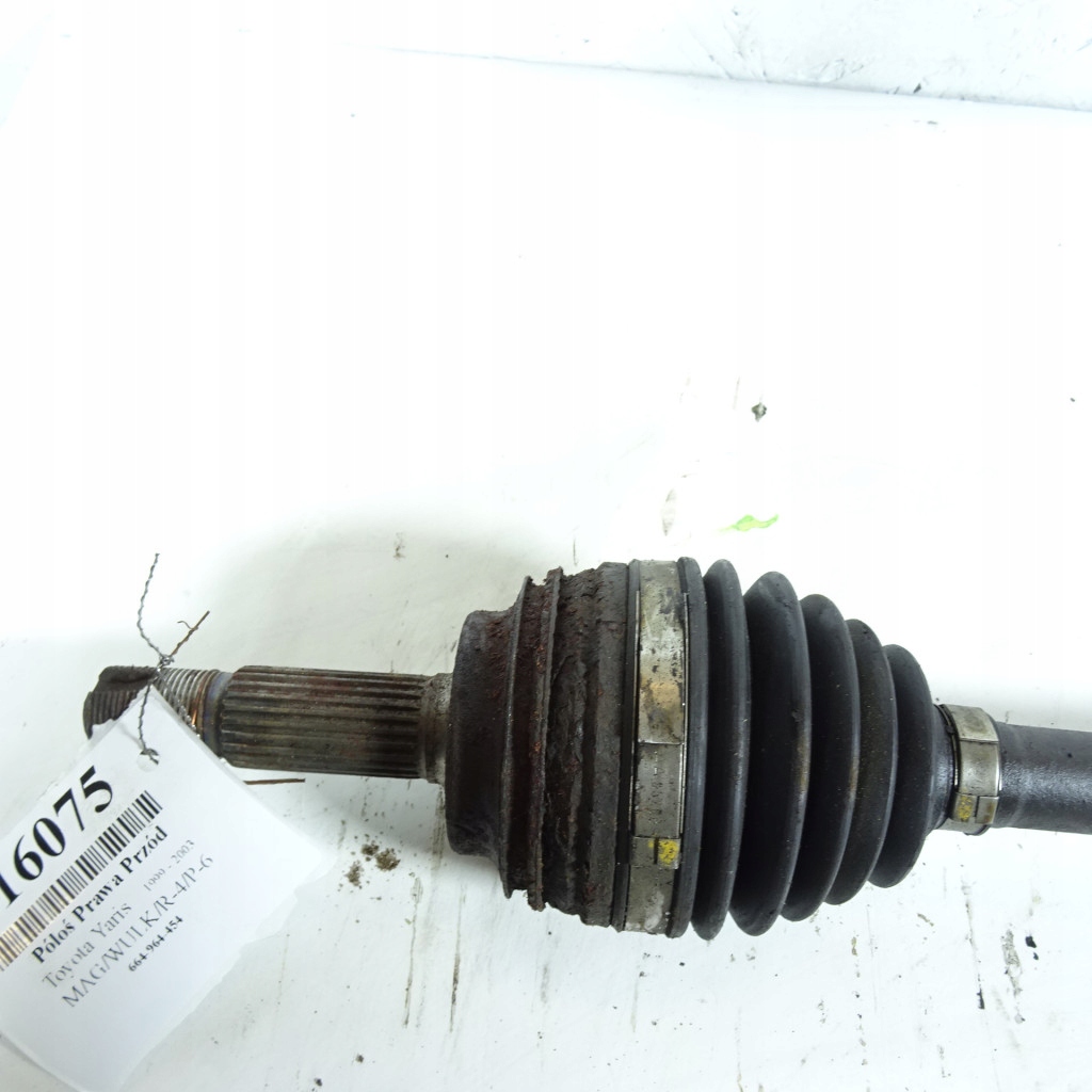 TOYOTA YARIS VERSO 1.3B semi-axis right front