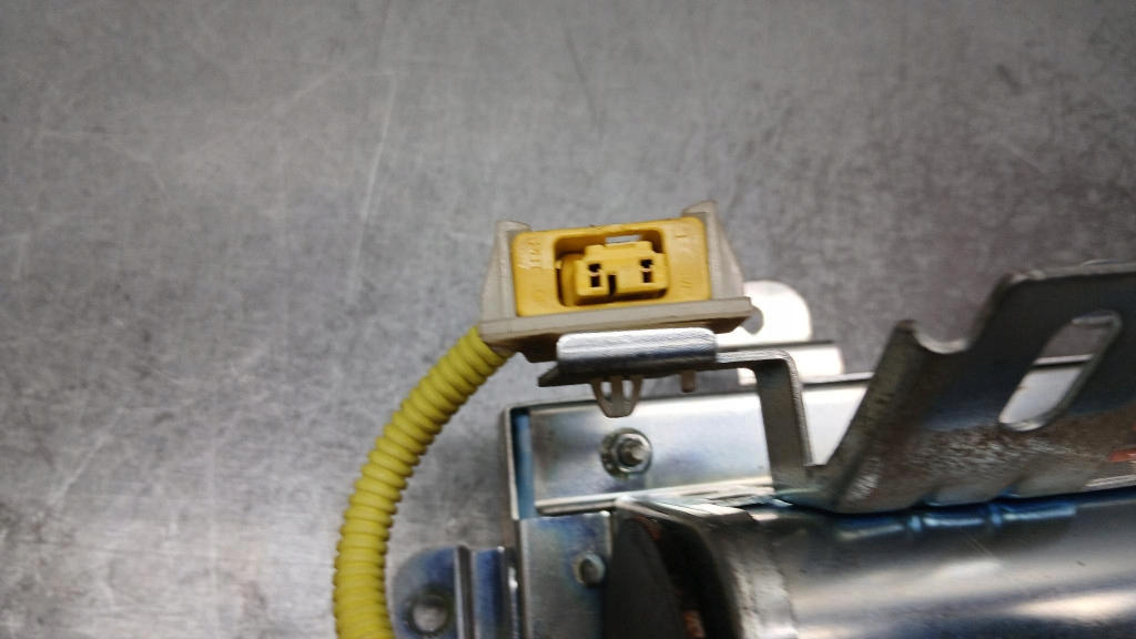 подушка пассажира Hyundai и 05R 1.6b 84560-17000