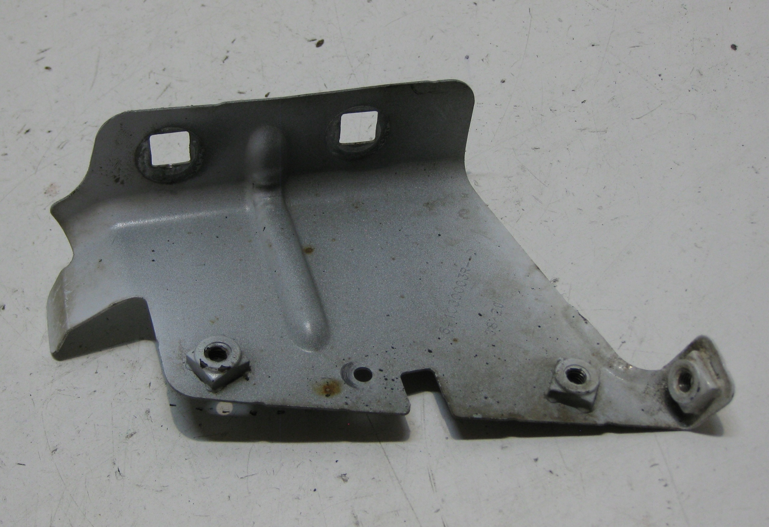 RENAULT MASTER III LIFT staffa parafango sinistra anteriore 641C30003R