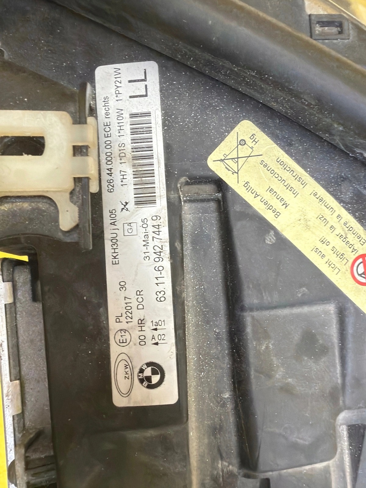 light right BMW 3 E90 E91 Xenon positioning 6942744