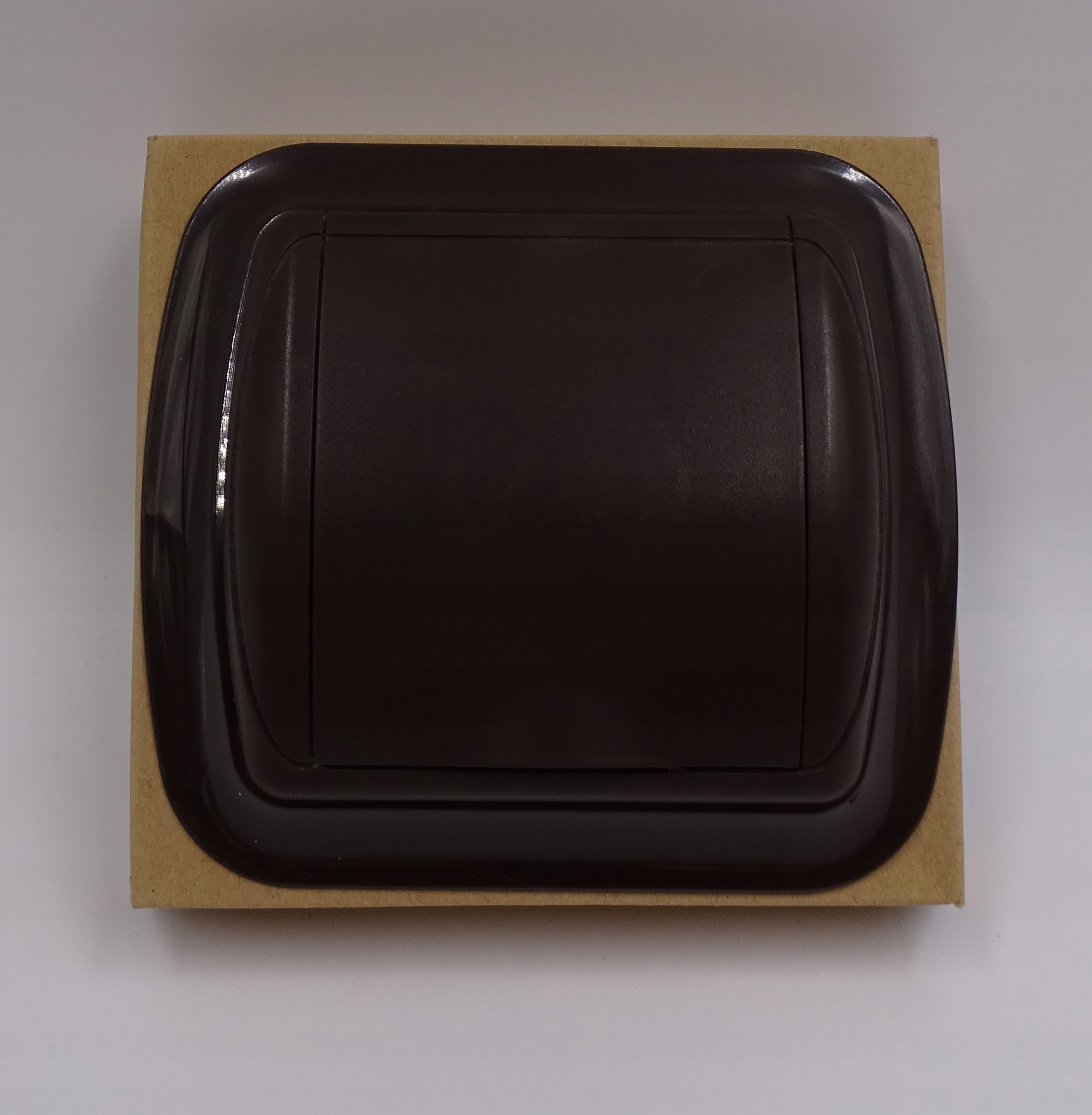 Gniazdo ssawne Brawo kolor brązowy