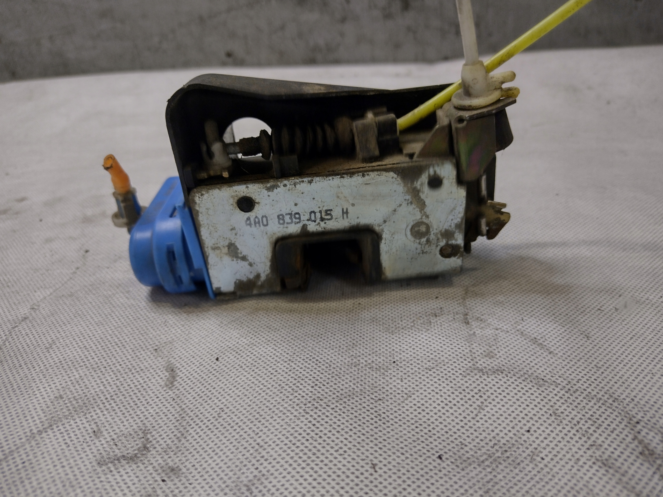 lock door left rear part Audi A4 B5 4A0839015H