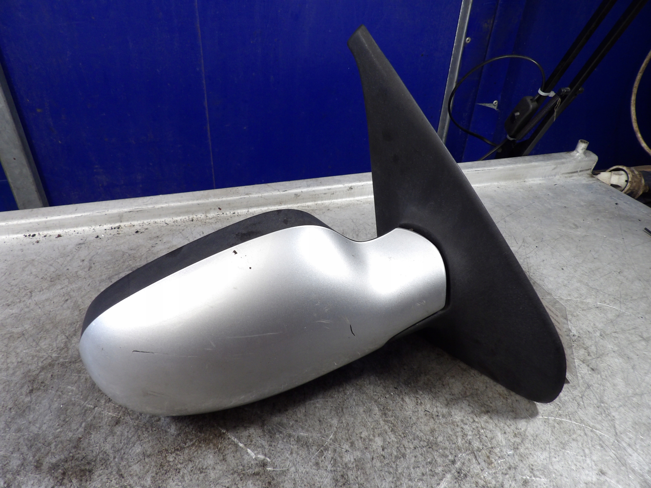 Renault Thalia and mirror right 8200219320