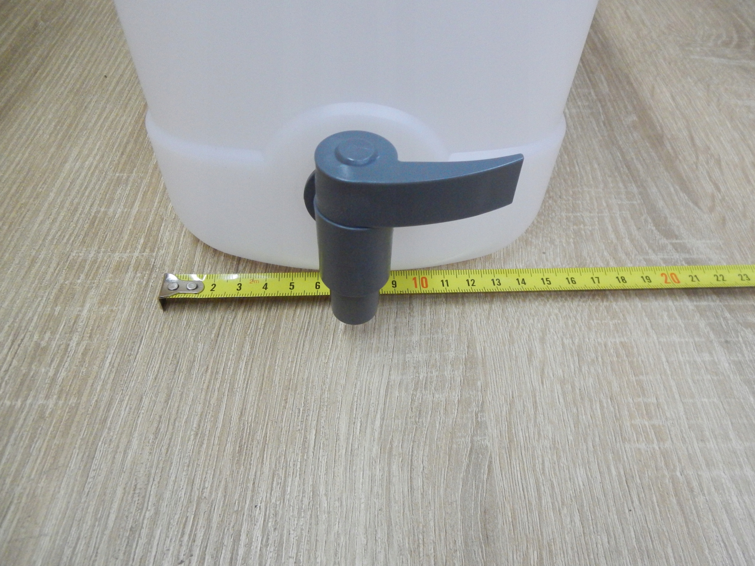 Kanister Bańka na wodę pitną z kranem 10L PRESSOL Cechy dodatkowe kranik uchwyt