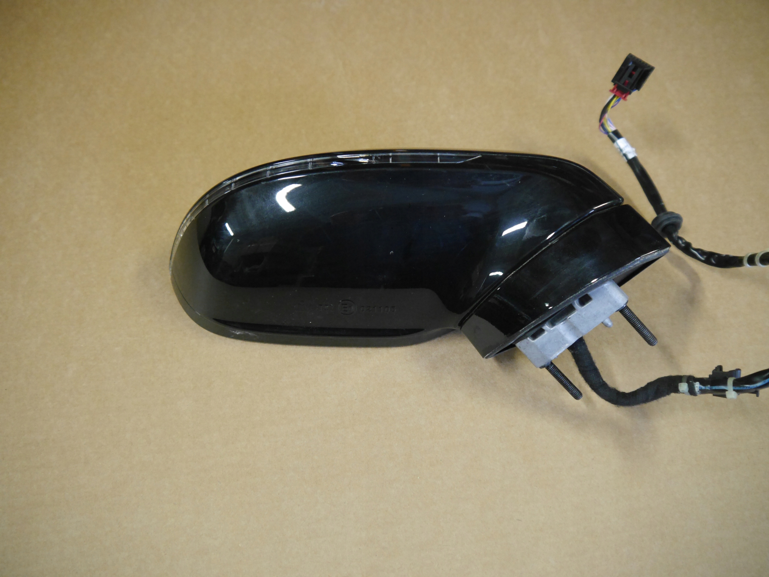 AUDI A7 4G LUSTERKO PRAWE 12 PIN LY9T Numer katalogowy części 4G8857410