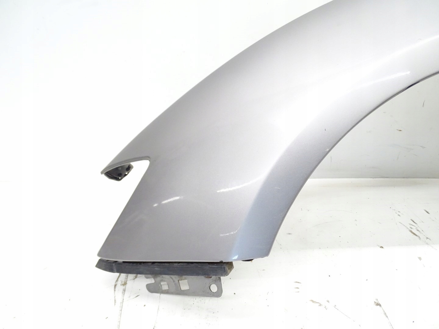 fender left front front MASERATI GHIBLI III M157 grey