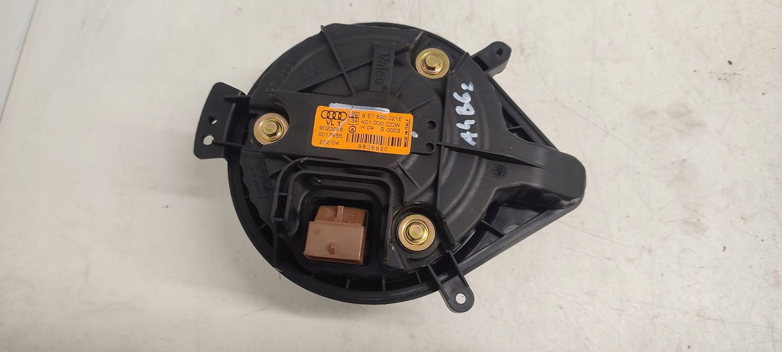 Dämpfer Tueroeffner heckklappe heck Audi A4 B6 Sedan 2,0 FSI