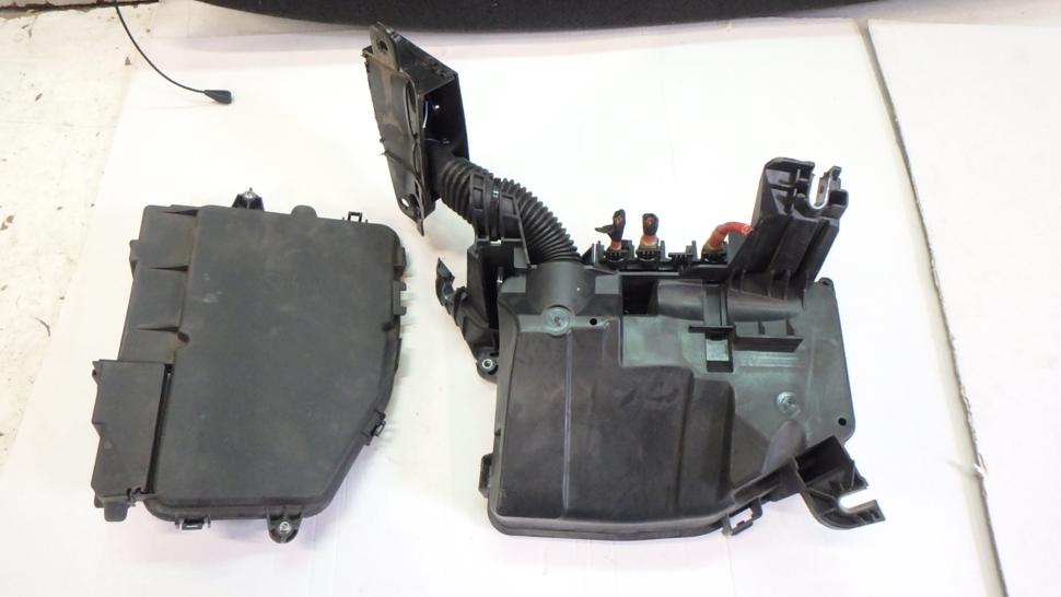 MERCEDES A KLASA W 177 SKRZYNKA BEZPIECZNIKÓW A1775404707 Producent części Mercedes-Benz OE