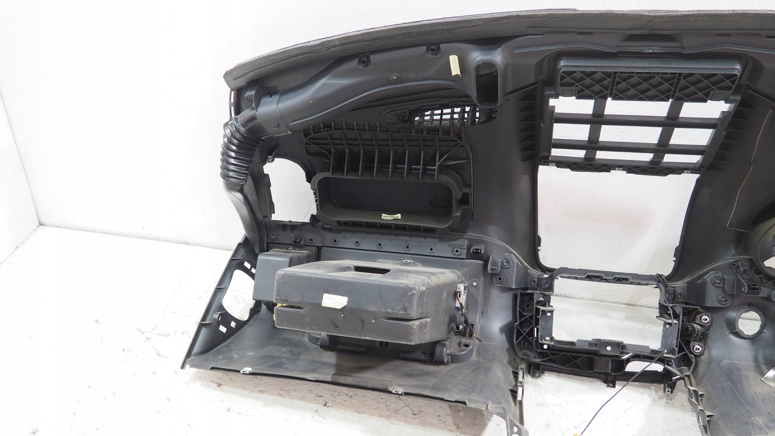 Mercedes Vito W639 console dashboard instrument panel original