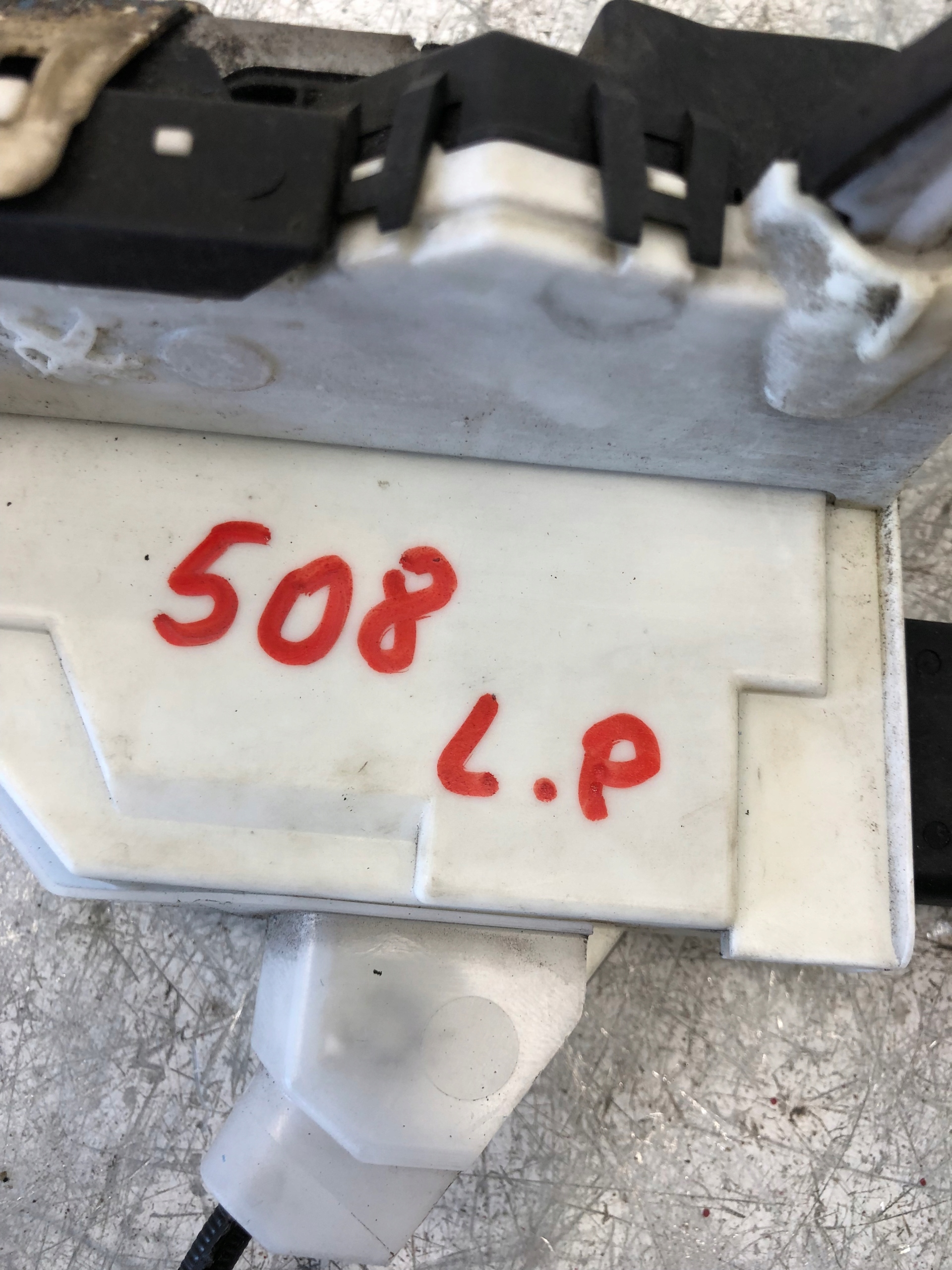 lock door left front PEUGEOT 508