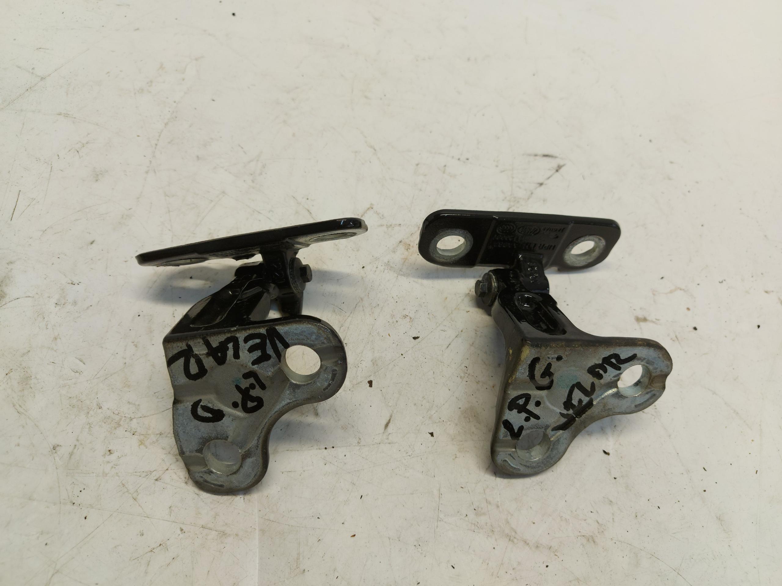 Range Rover VELAR L560 2.0d 2021r hinge hinges door left front