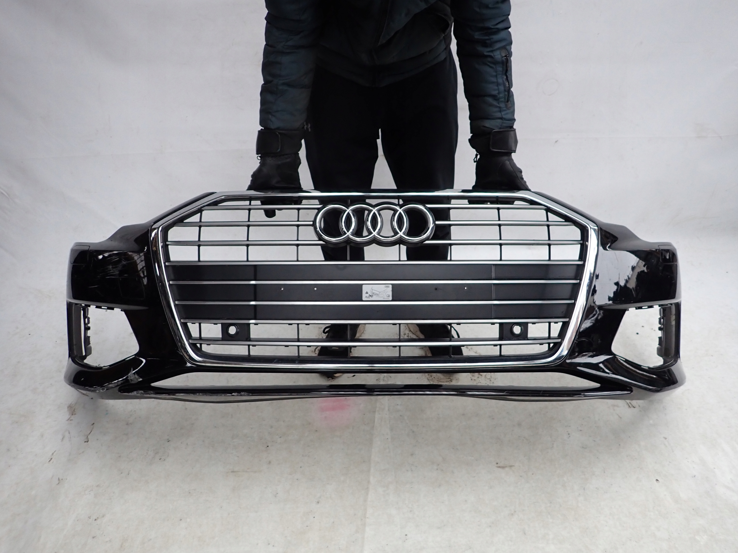 AUDI A6 C8 4K 18- nárazník předek přední ostřikovač 4XPDC 4K0807437A