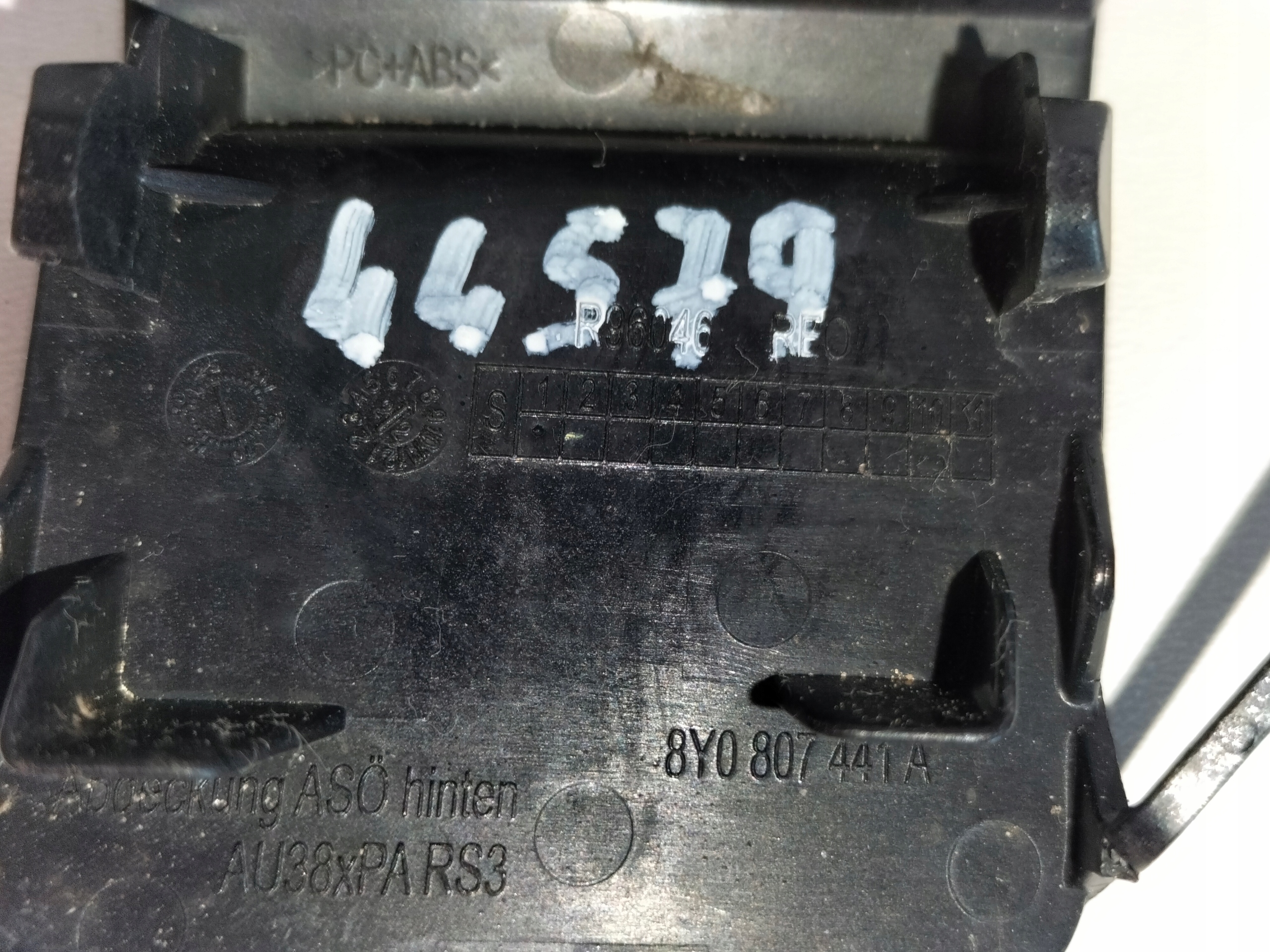 Abschleppöse der Stoßstange hinten heck AUDI A3 8Y RS3 20-23