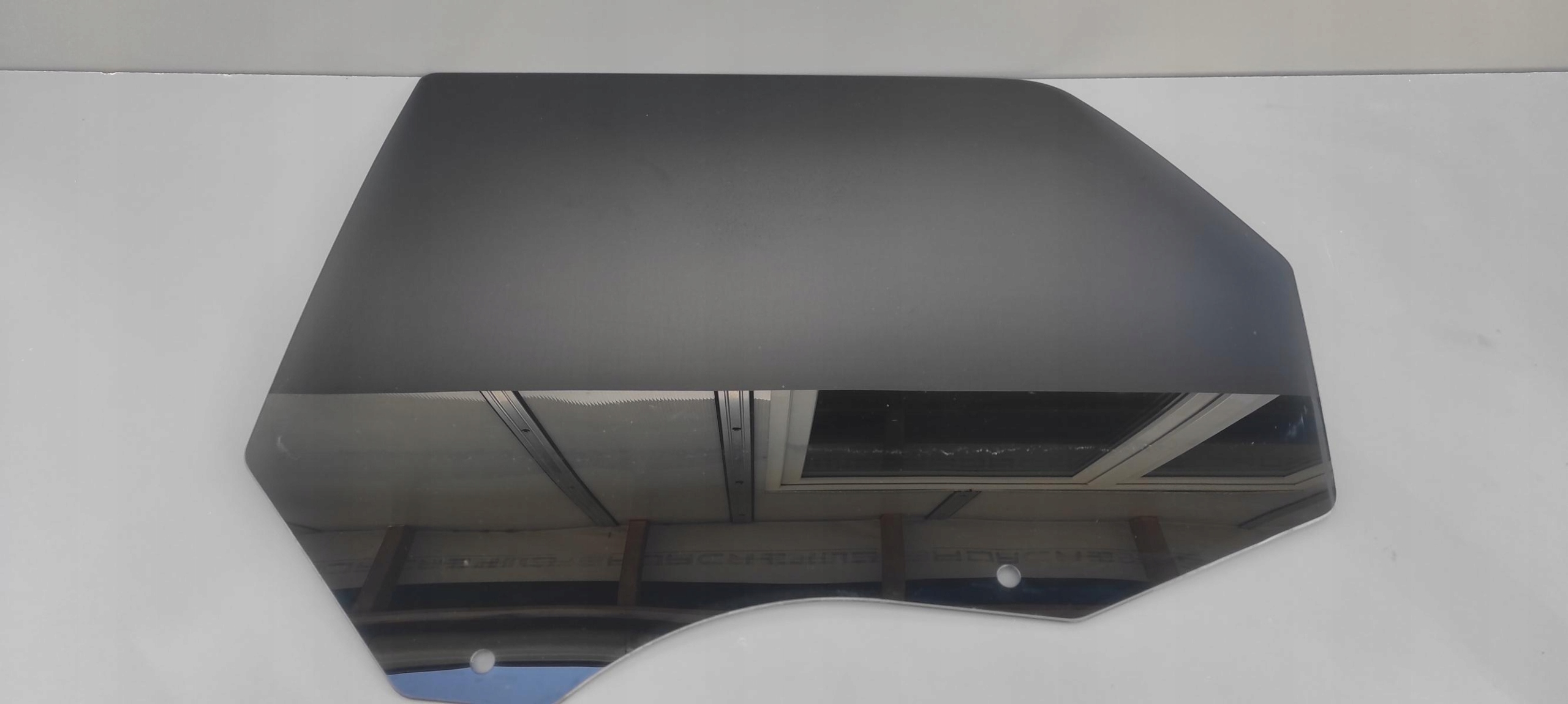 1222121 - СТЕКЛО ДВЕРИ ЛЕВОЕ ЗАДНЕЕ DODGE DURANGO III LIFT 16R