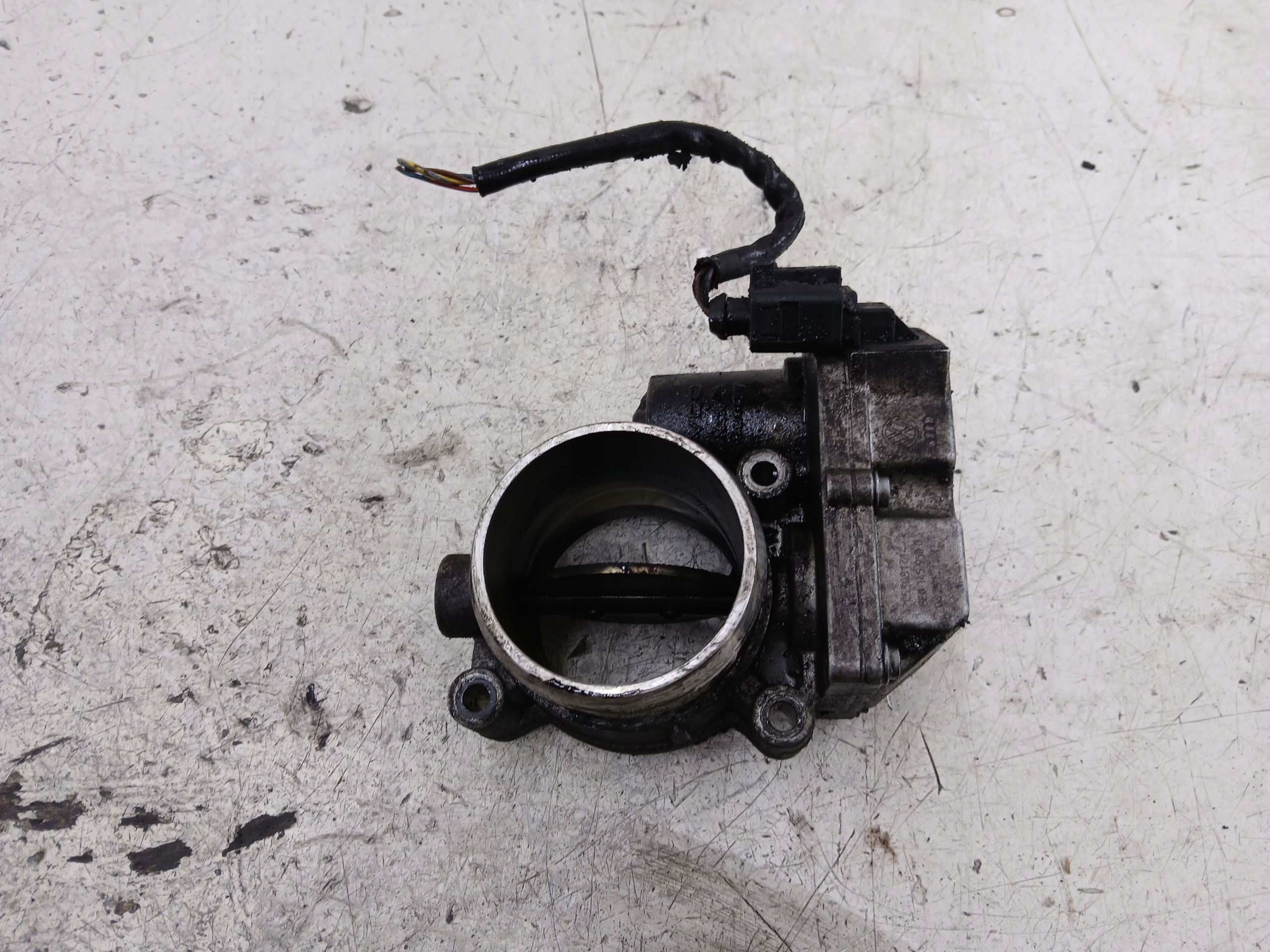 AUDI A6 C6 A4 B7 3.0 TDI Valvola a farfalla 8E0145950D