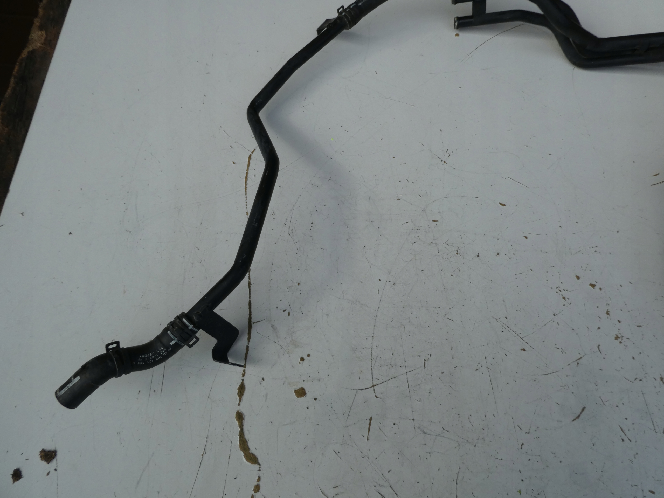 PRIJENOS CRIJEVO CIJEV VODE VW AMAROK 2H0121109B