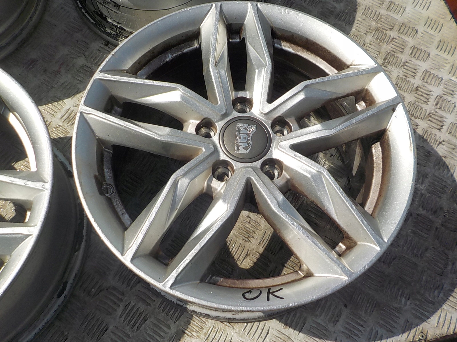 AUDI A3 II 8P GOLF VI LEON II discs aluminium R16 5x112