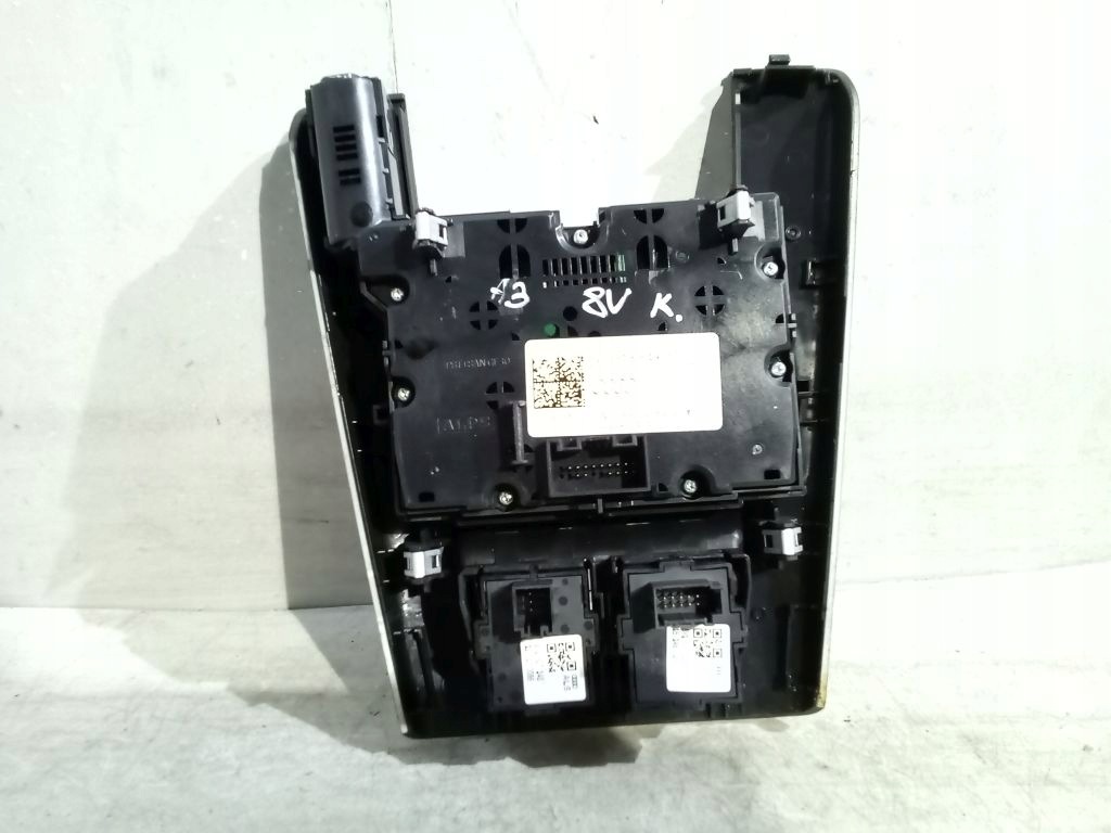 Audi A3 8V panel ovládania 8V0919614B
