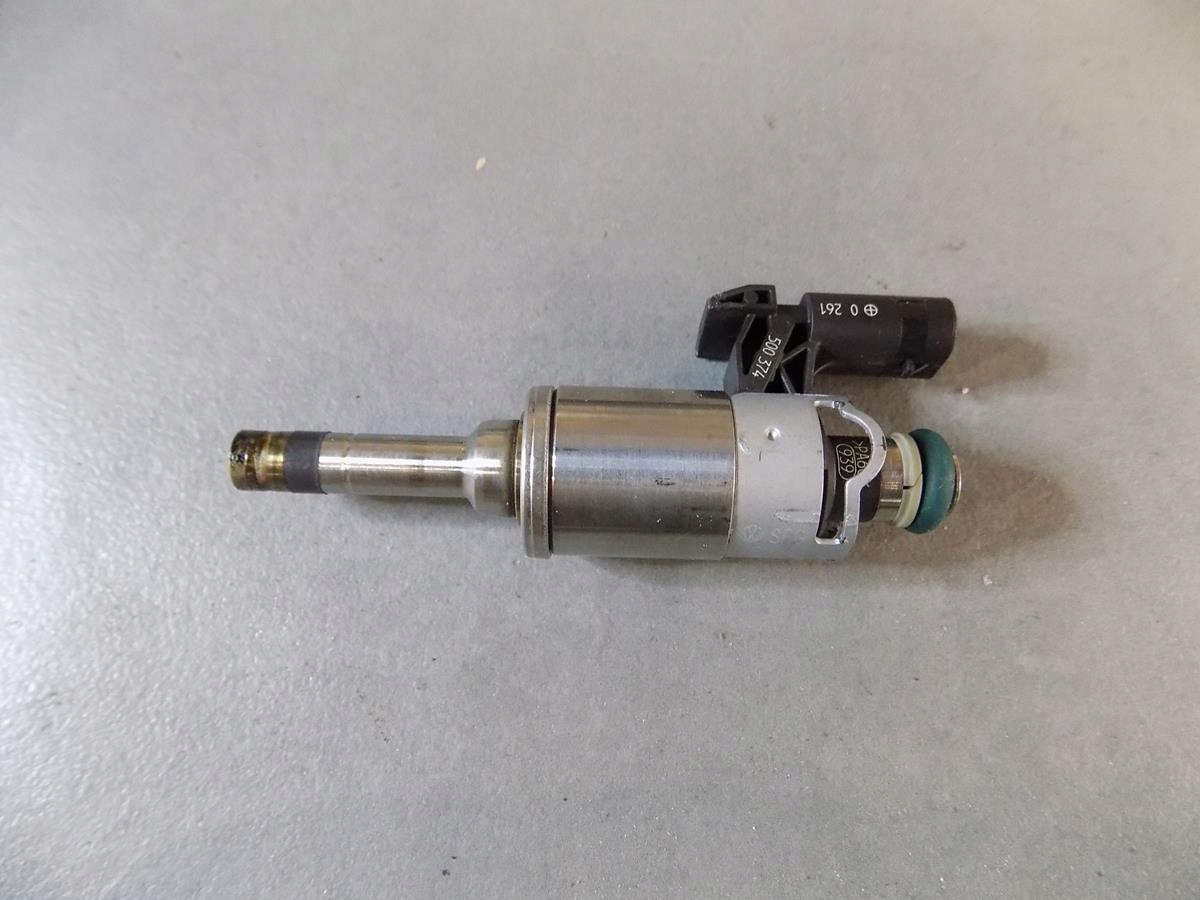 volkswagen oe 04E133320D топливная рейка