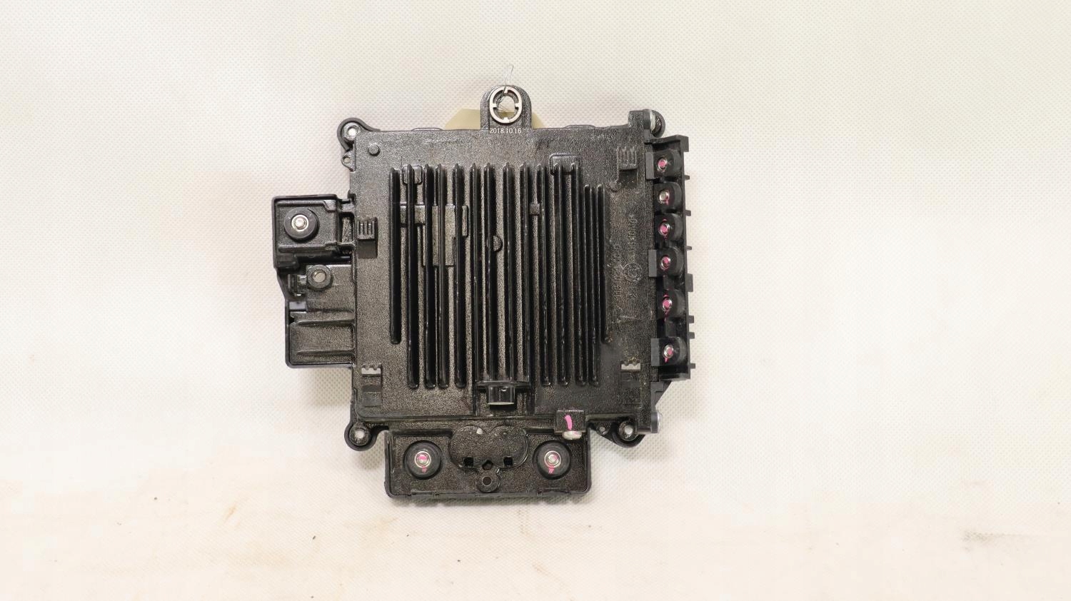 TESLA MODEL S LIFT BEZPIECZNIK CENTRALNY E-FUSE Producent części Tesla