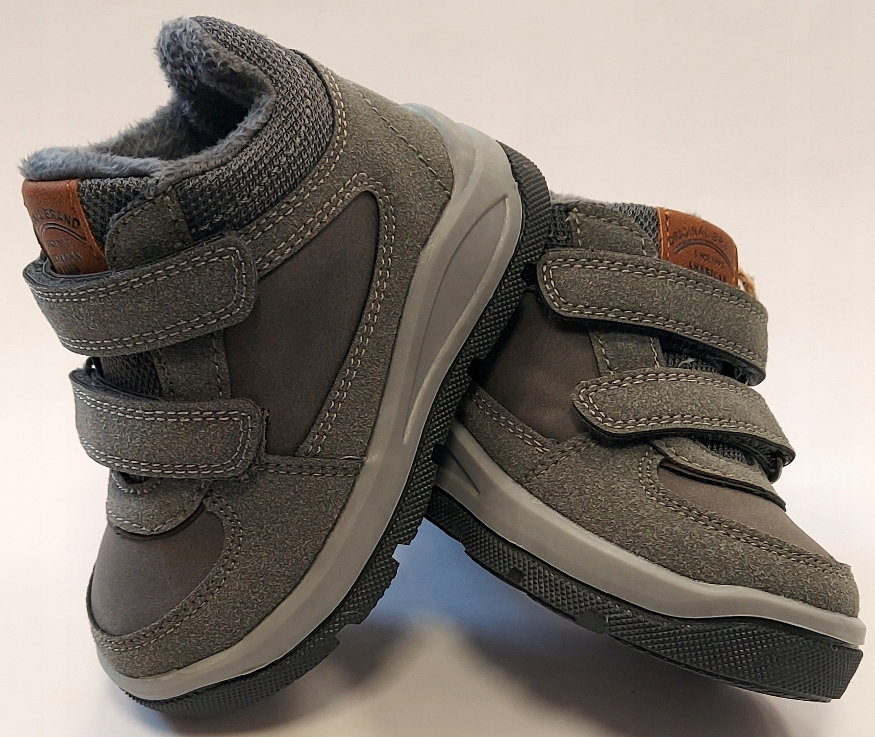 PÓŁBUTY TRZEWIKI LEKKO OCIEPLANE R 26 W 17,00 CM Marka American Club