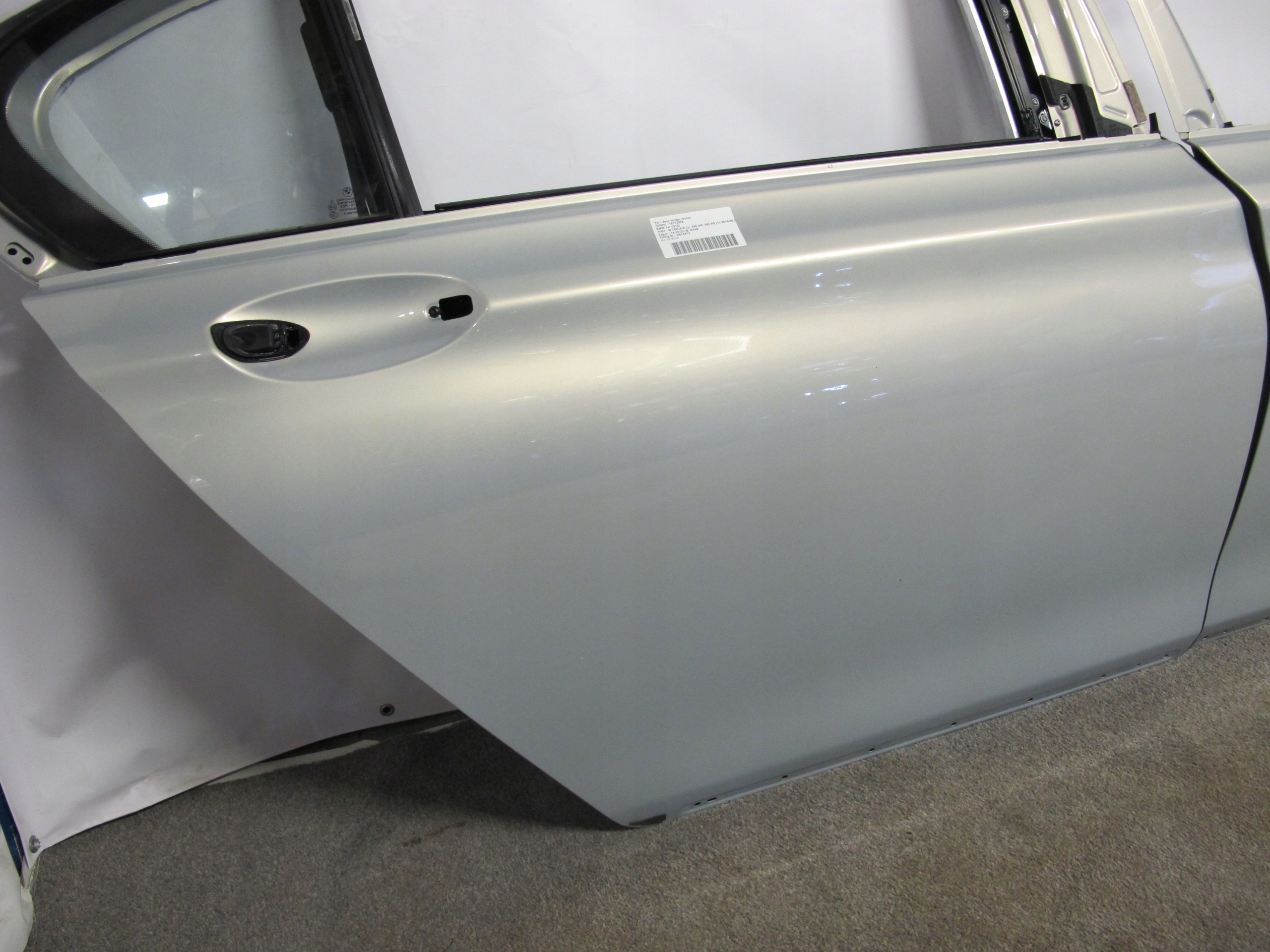 DRZWI PRZÓD TYŁ BMW G12 X04 Strona zabudowy przód - prawa