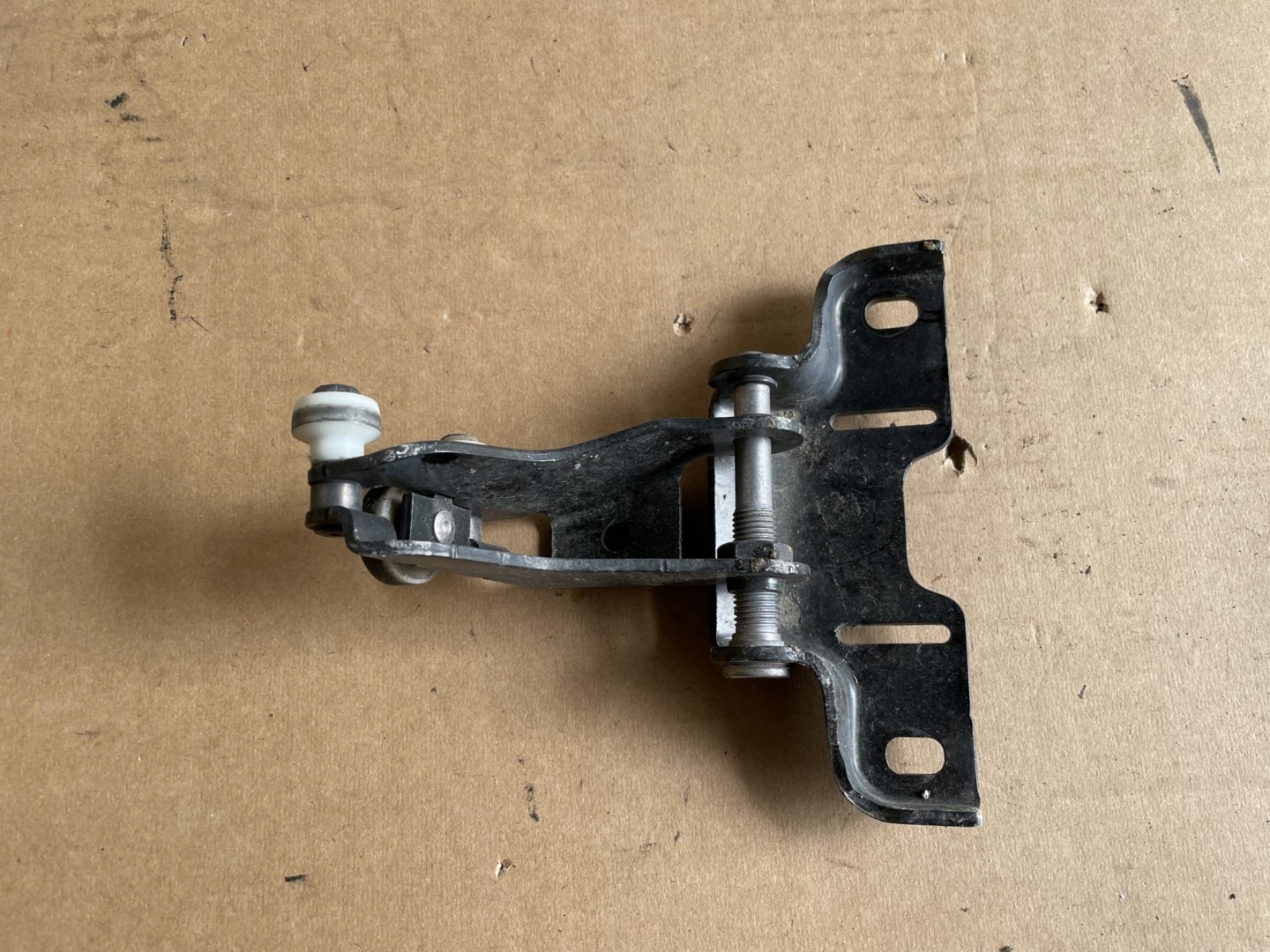 ROLKA WÓZEK DRZWI PRZESUWNYCH SPRINTER 910 907