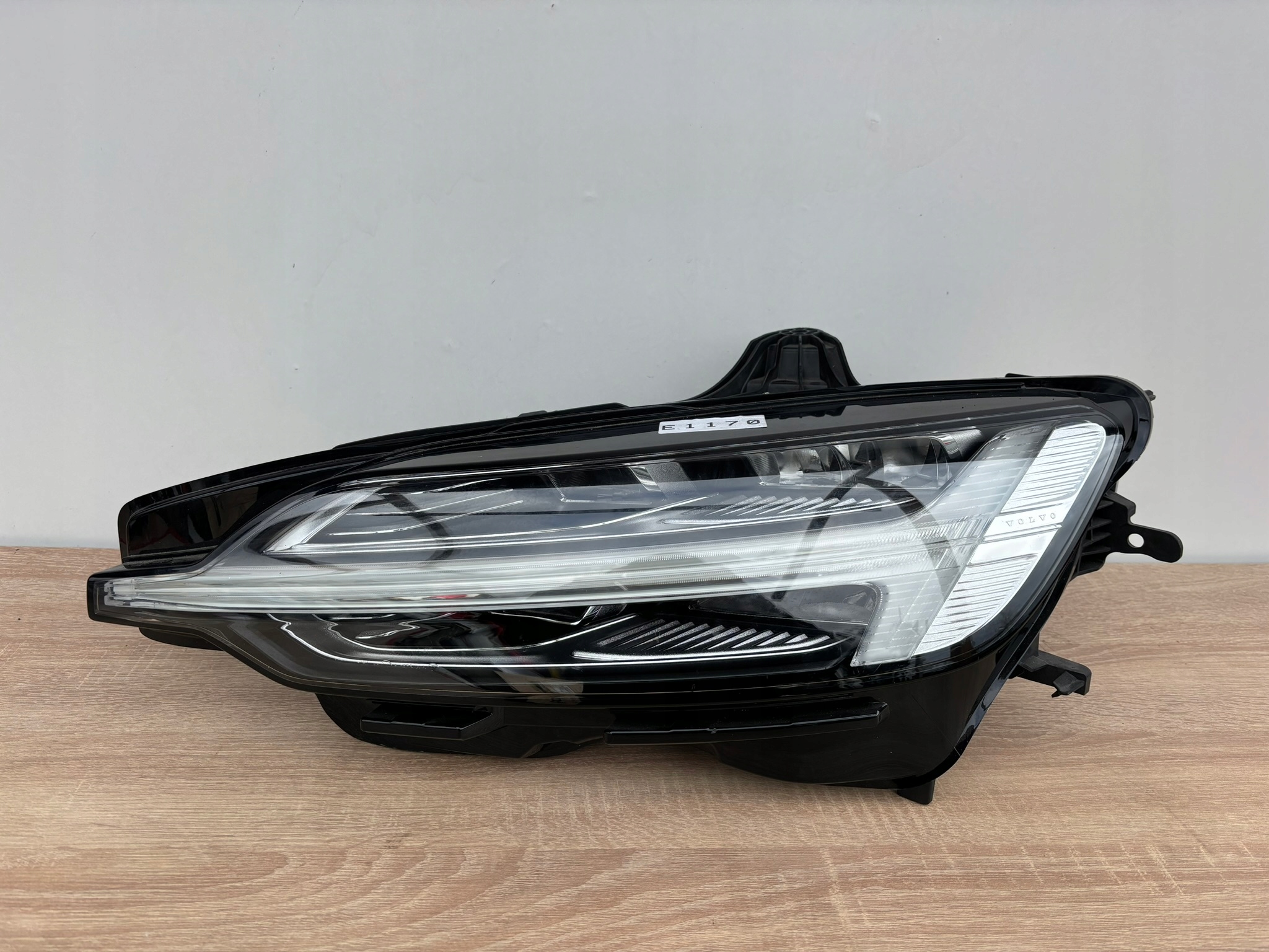 VOLVO S60 V60 17-22 ROK left light front REFLEKTOR FULL LED 3228815 E1170