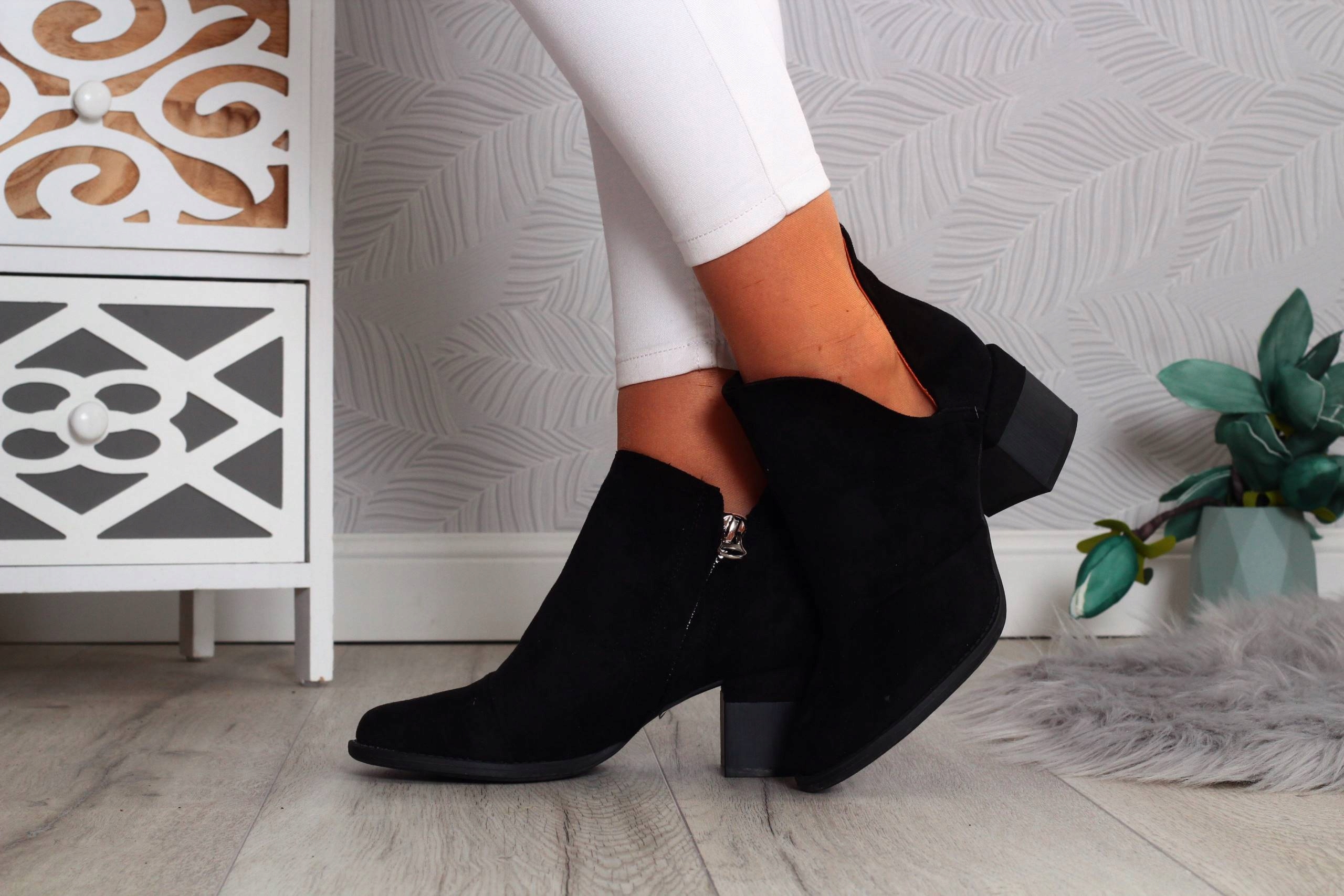 BOTKI BUTY DAMSKIE ELEGANCKIE SŁUPEK Z WYCIĘCIEM Oryginalne opakowanie producenta pudełko